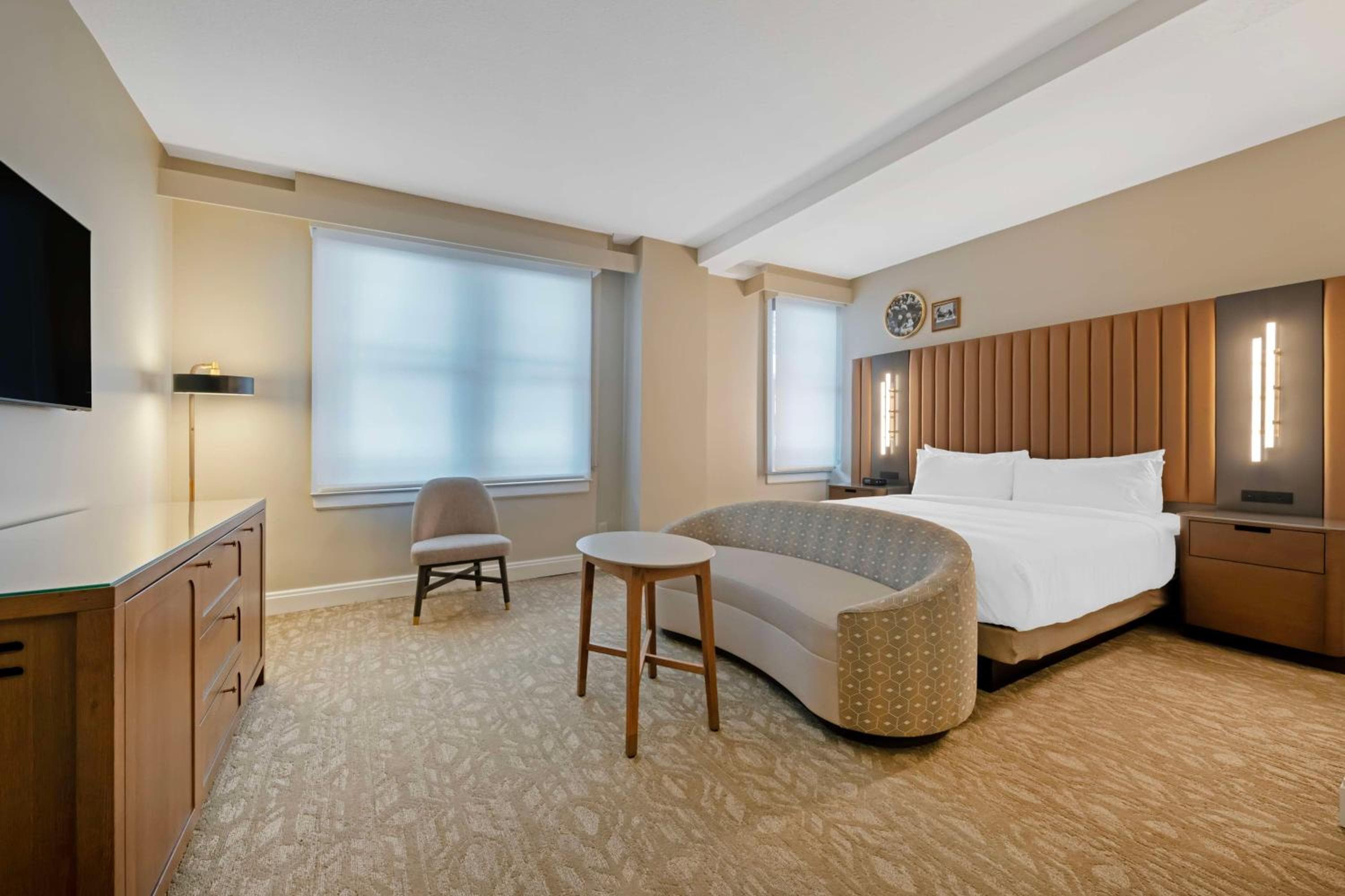 Hotel Flor Tampa Downtown, Tapestry Collection by Hilton