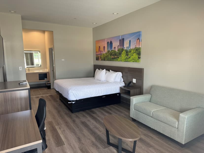 Clarion Pointe Spring