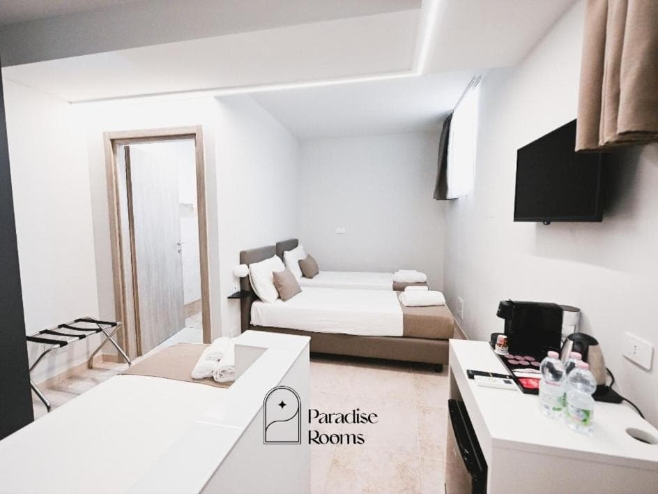 Hotel Paradise Rooms
