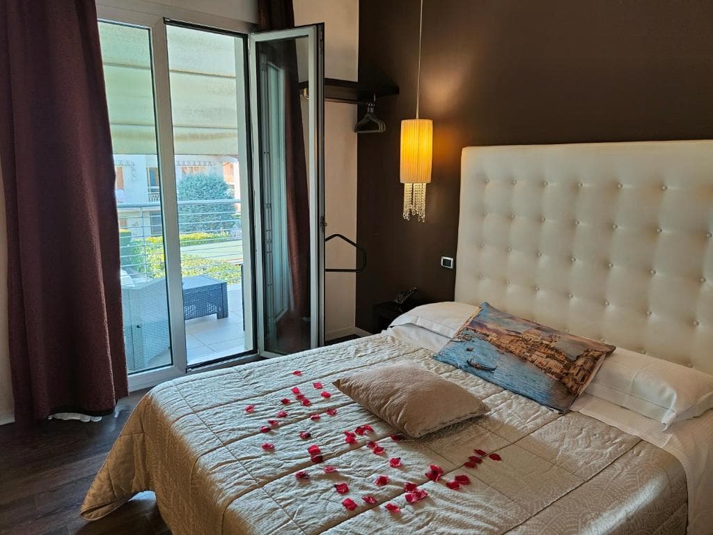 Hotel In Lounge Room