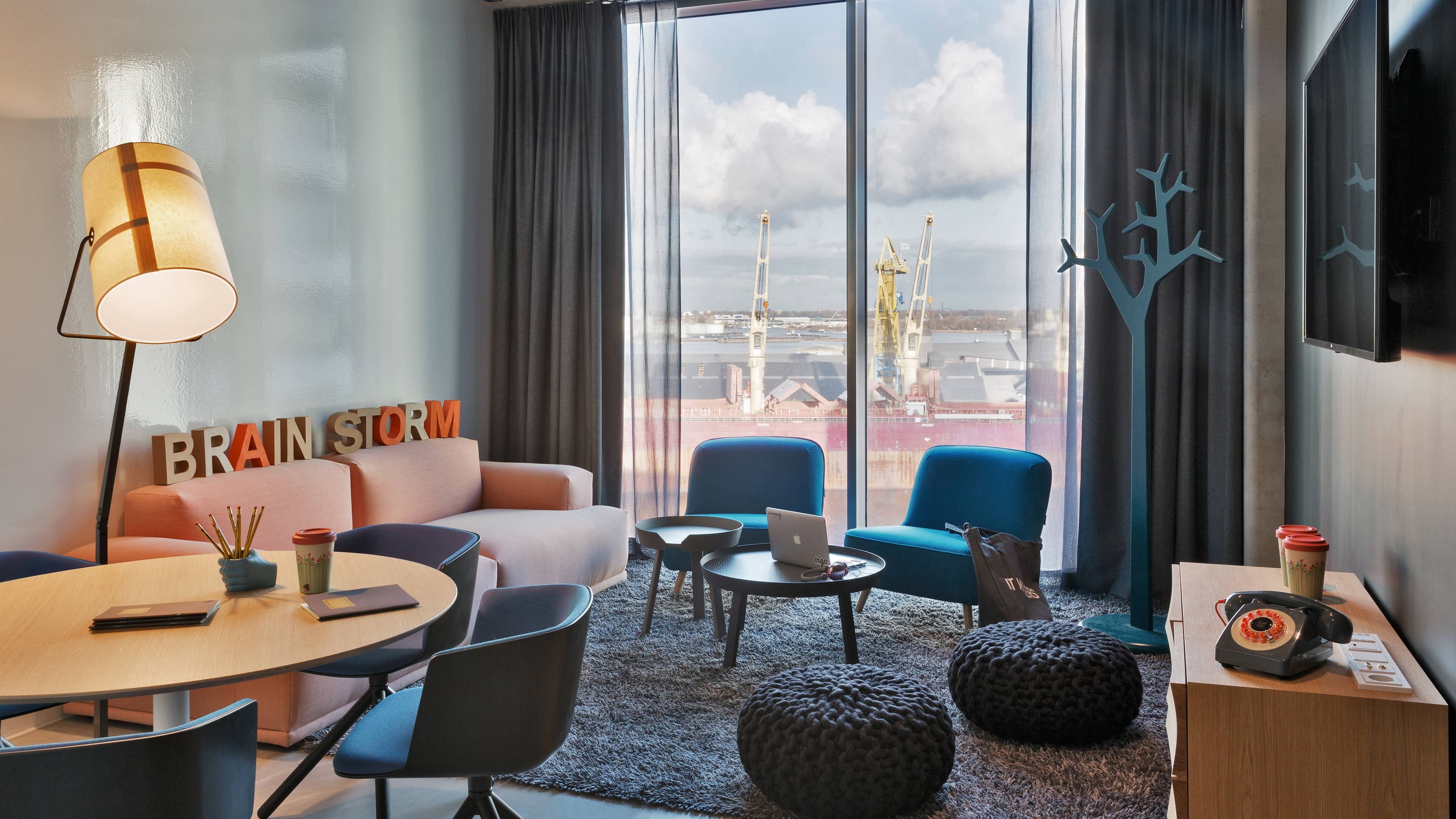 Moxy Amsterdam Houthavens