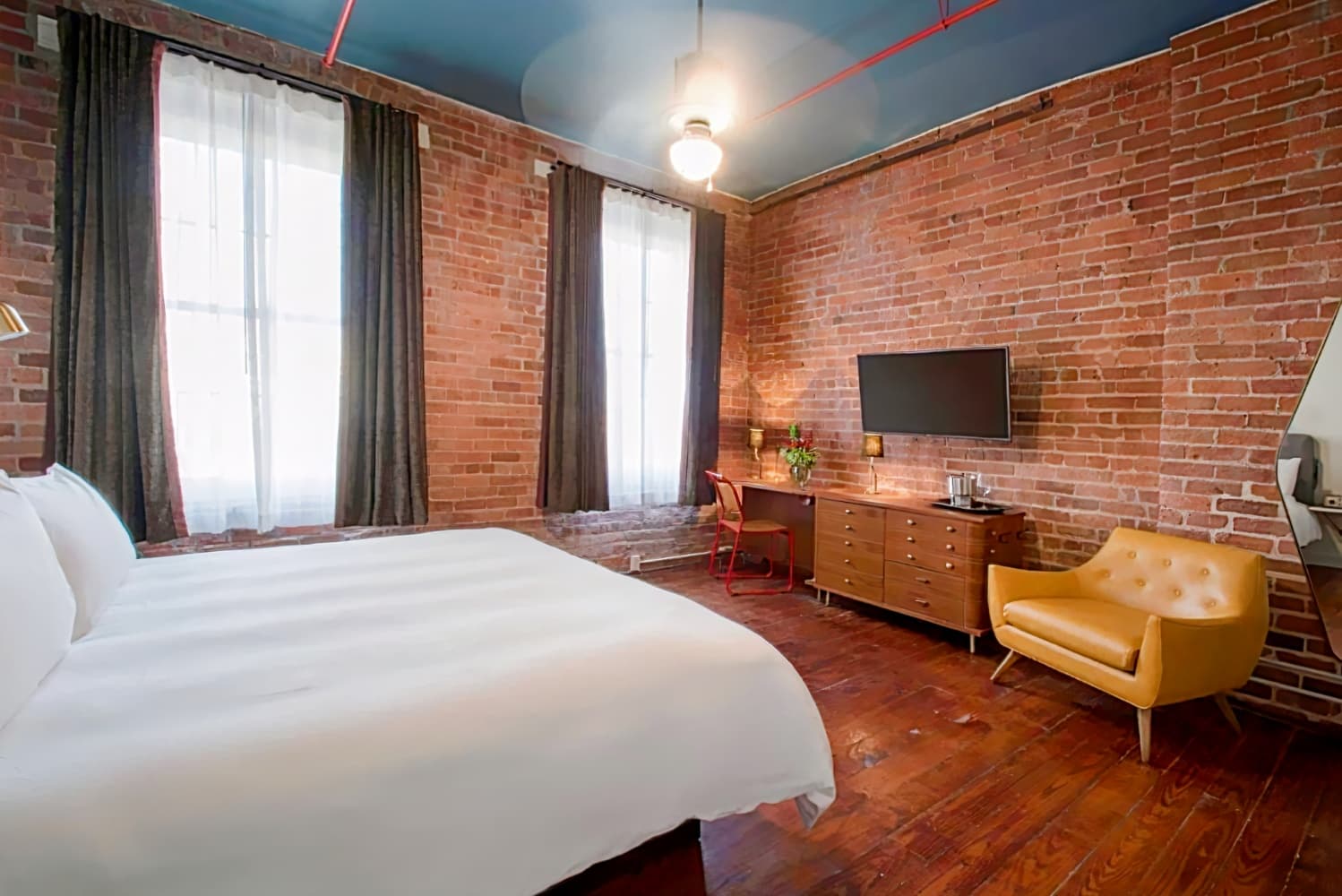 The Old No. 77 Hotel & Chandlery