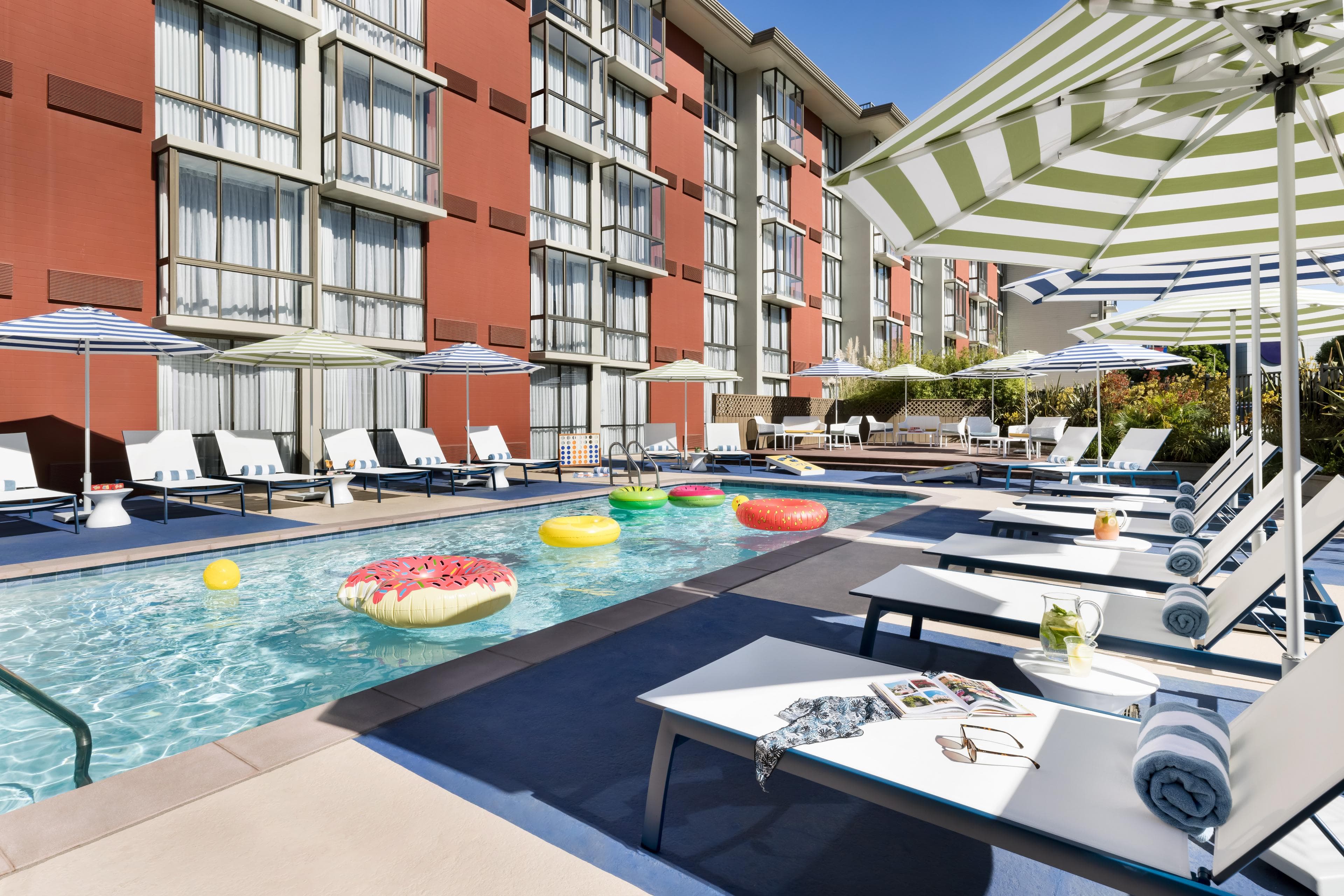 Hotel Caza Fisherman’s Wharf