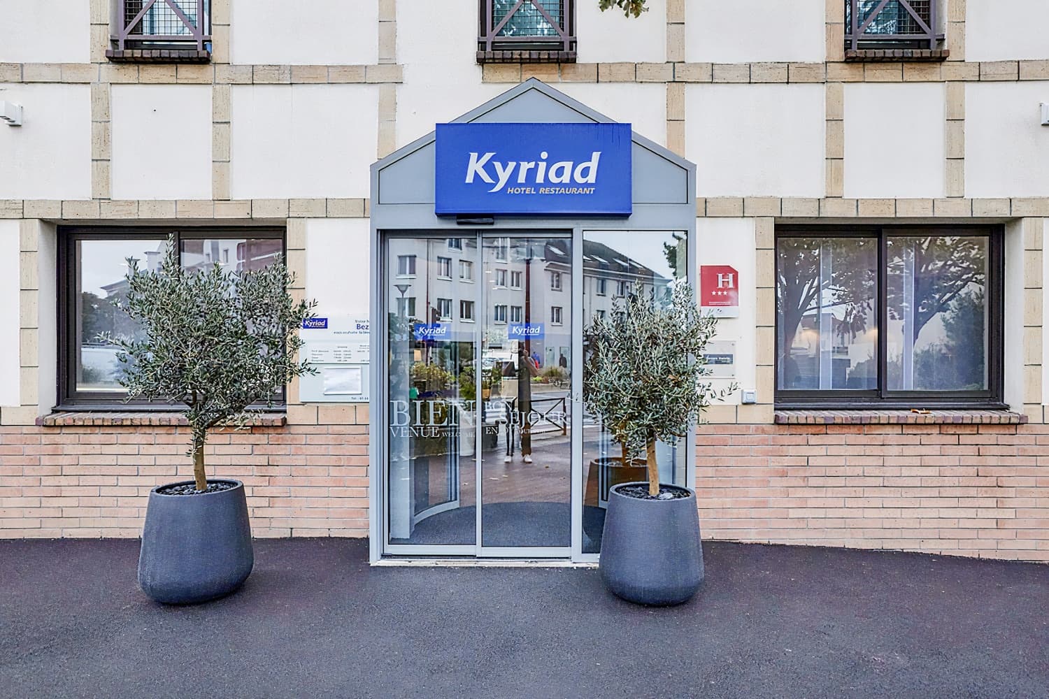 Kyriad Paris Ouest - Bezons La Défense