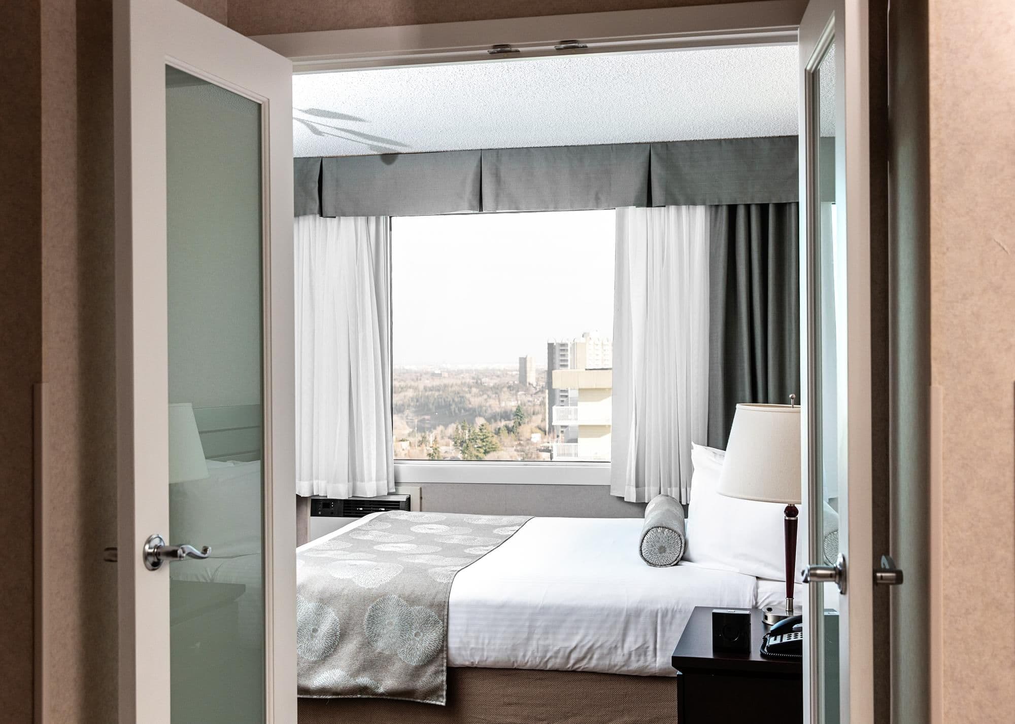 Campus Tower Suite Hotel