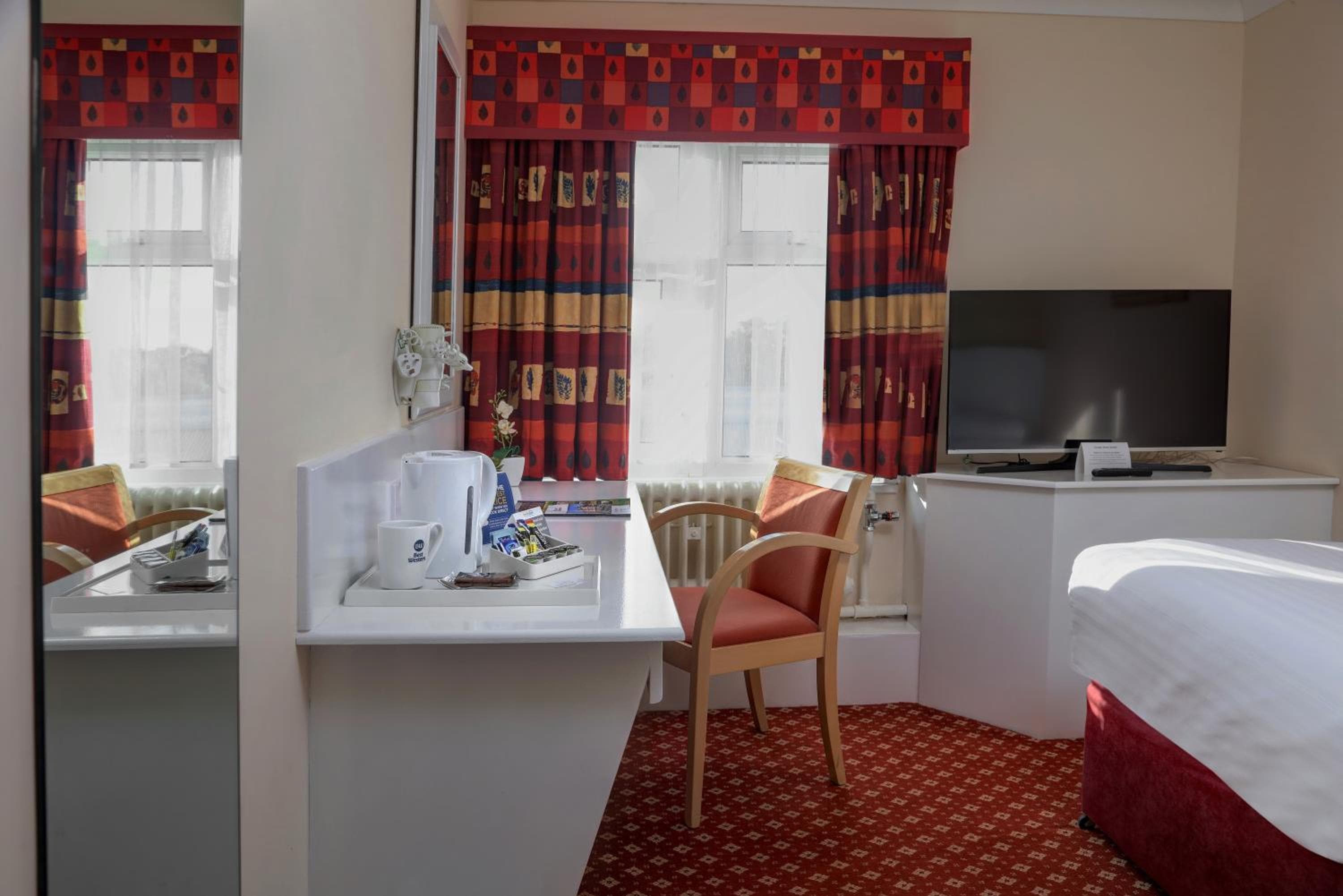 The Crewe Arms Hotel (old)