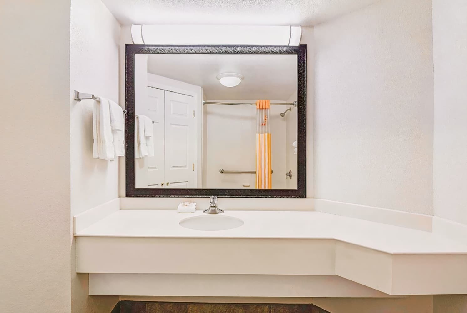 La Quinta Inn & Suites by Wyndham Univ Area Chapel Hill (old)