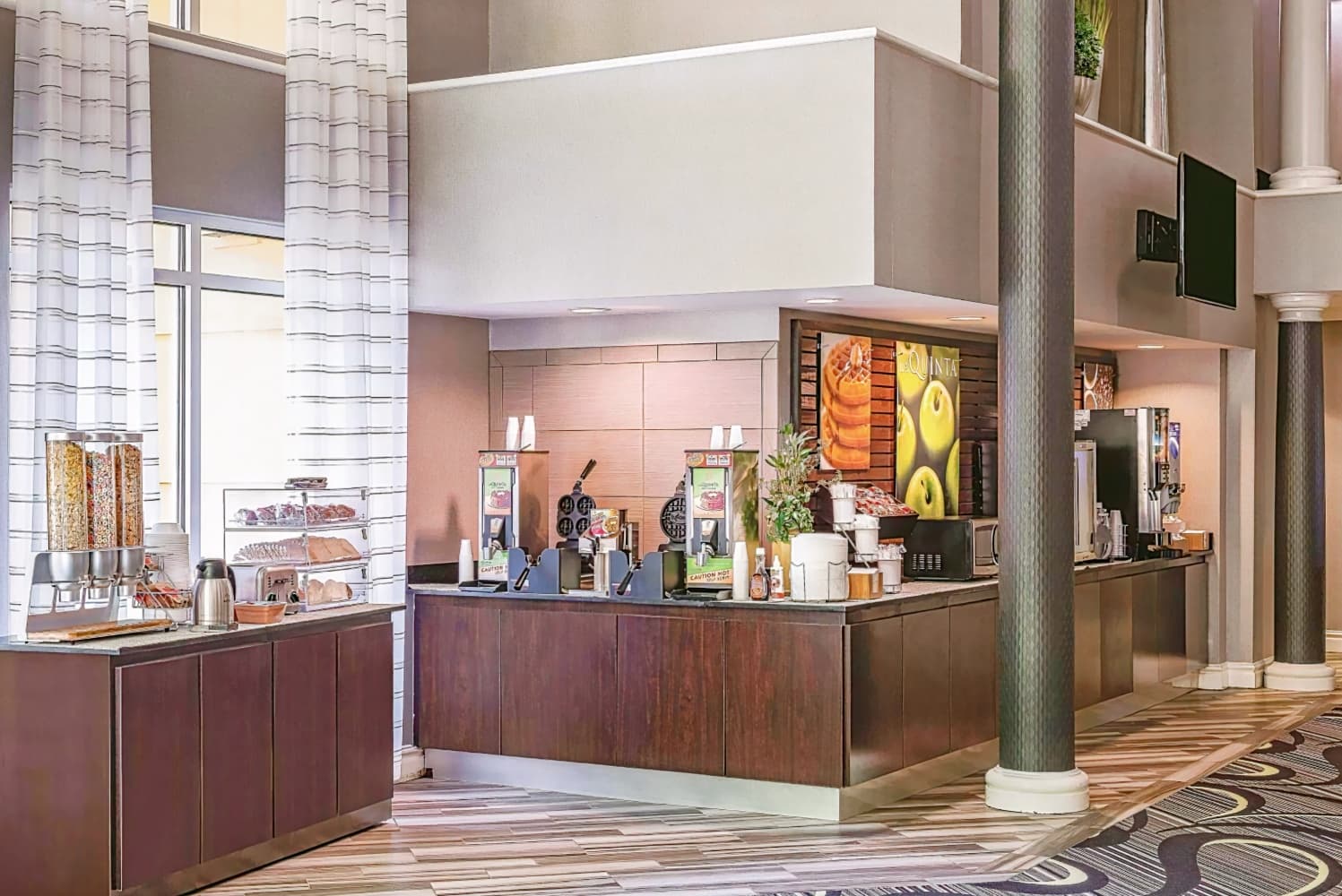 La Quinta Inn & Suites by Wyndham Univ Area Chapel Hill (old)