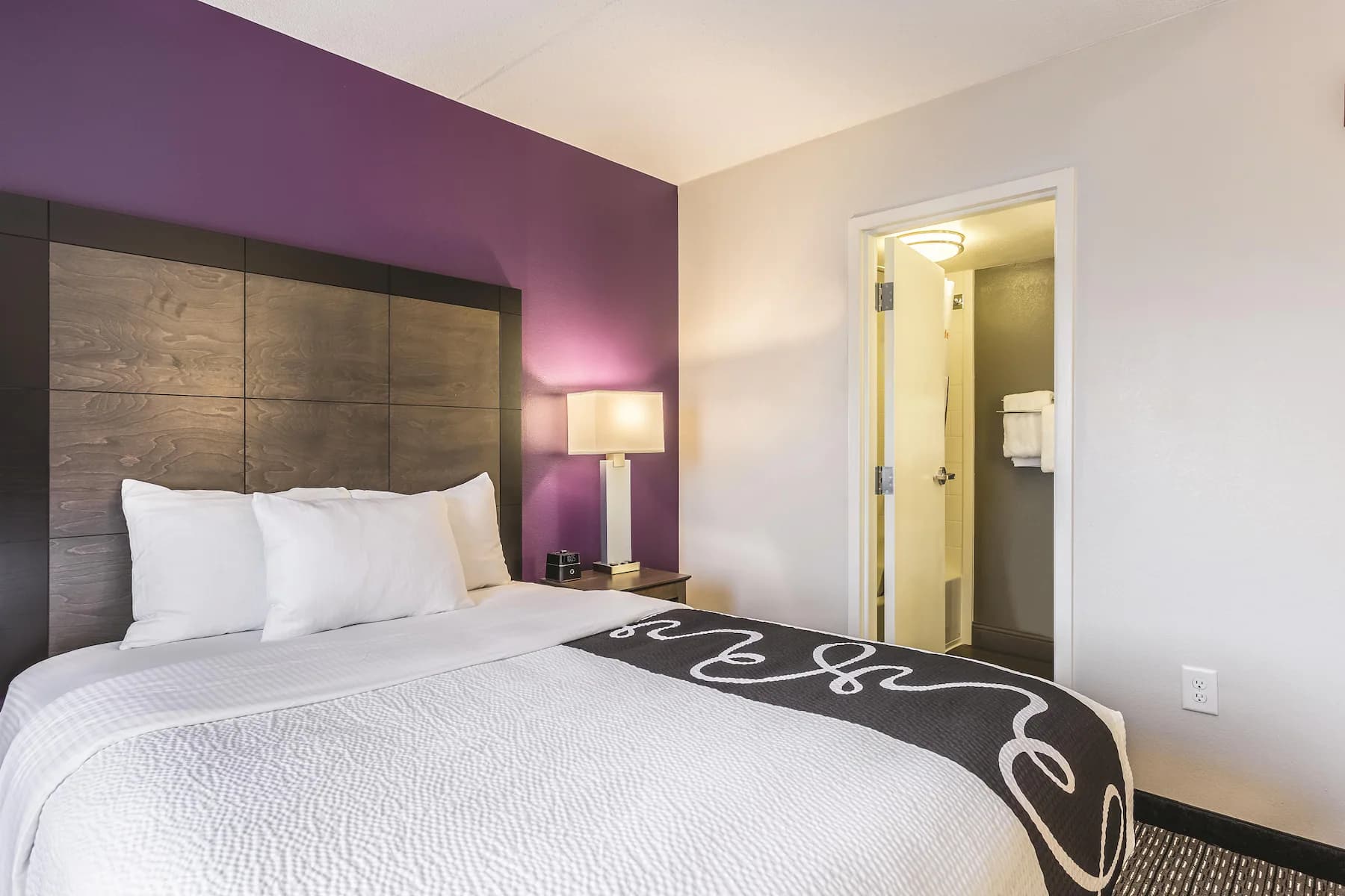 La Quinta Inn & Suites by Wyndham Columbia / Fort Meade