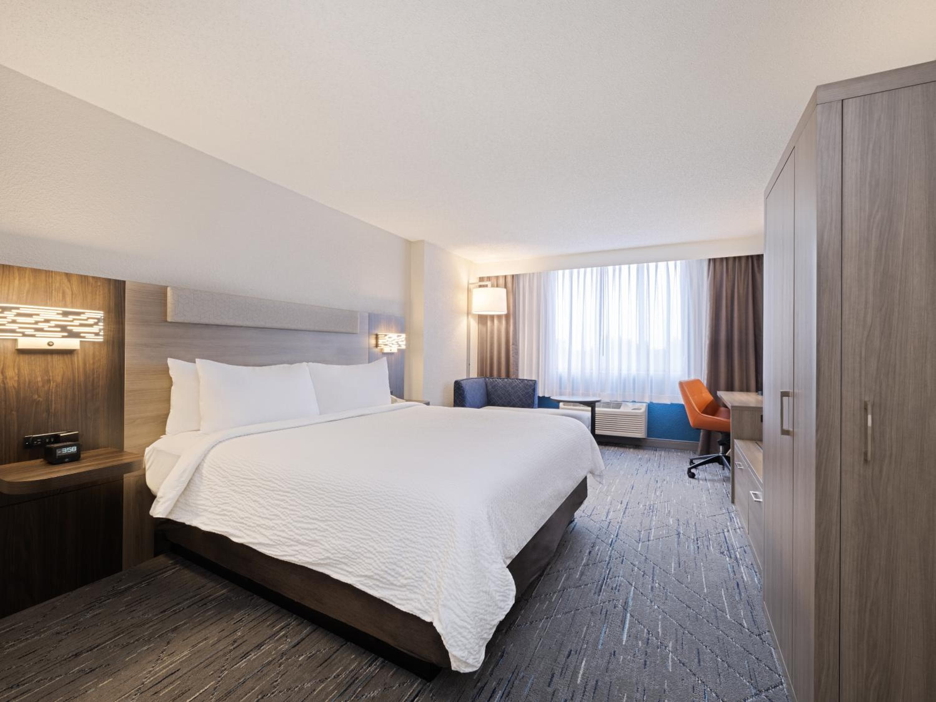 Holiday Inn Express Hotel & Suites Ft. Lauderdale-Plantation, an IHG Hotel