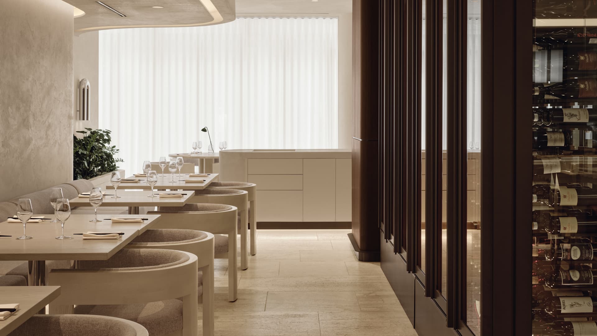 Vogue Hotel Montreal Downtown, Curio Collection by Hilton