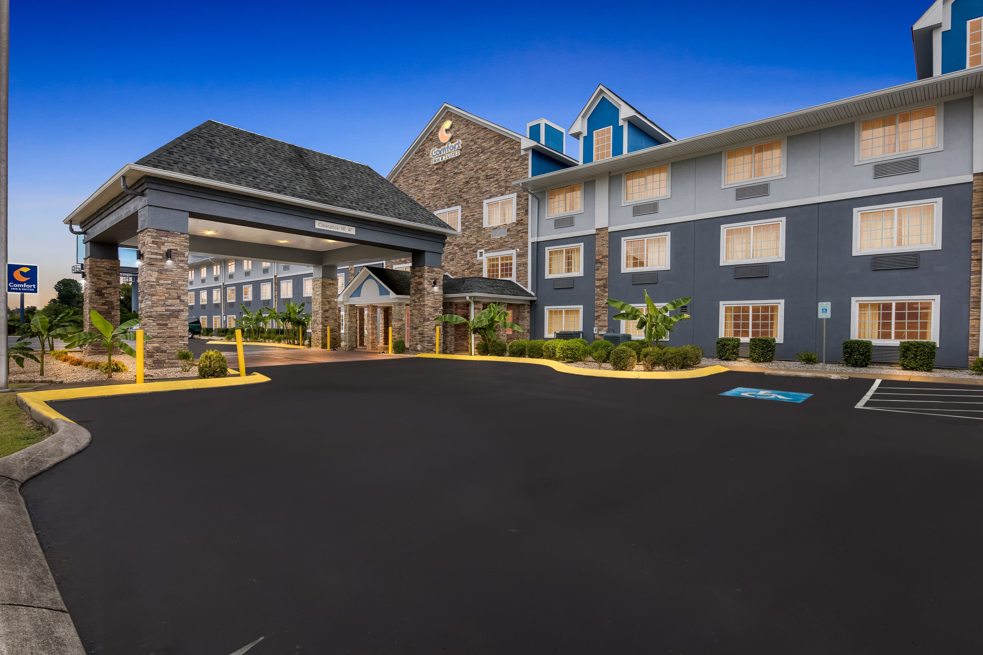 Comfort Inn & Suites Nashville Near Tanger Outlets
