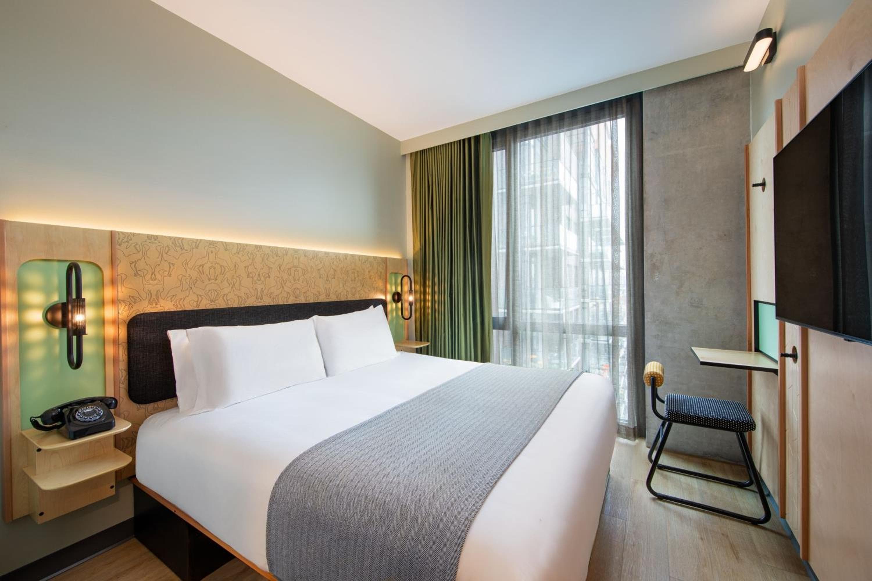 Moxy Brooklyn Williamsburg