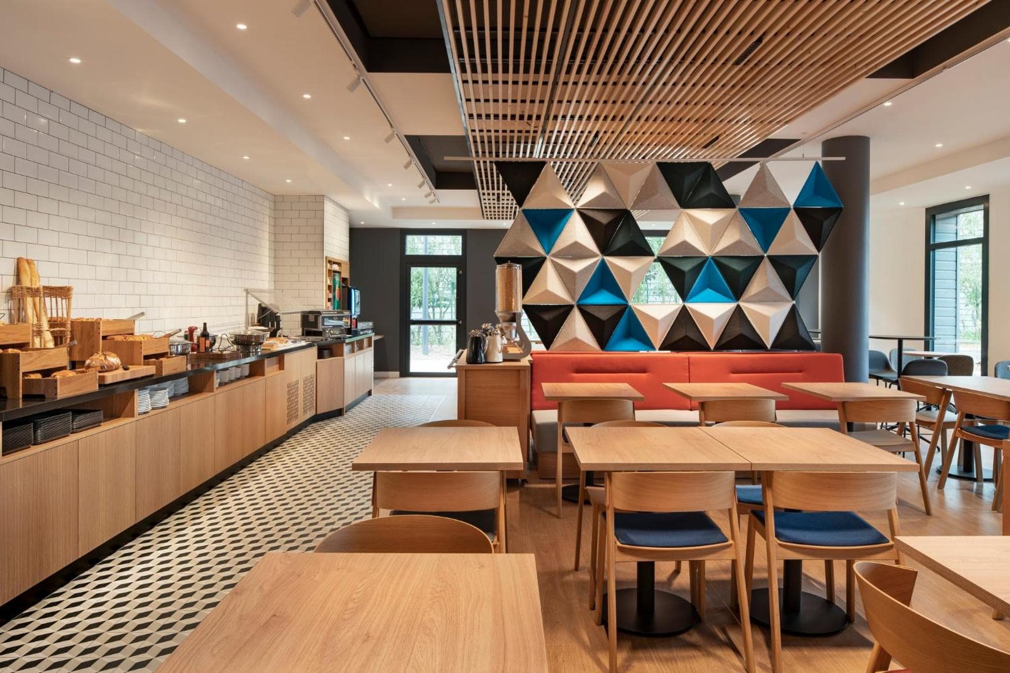 Holiday Inn Express - Marne-la-Vallée Val d'Europe, an IHG Hotel