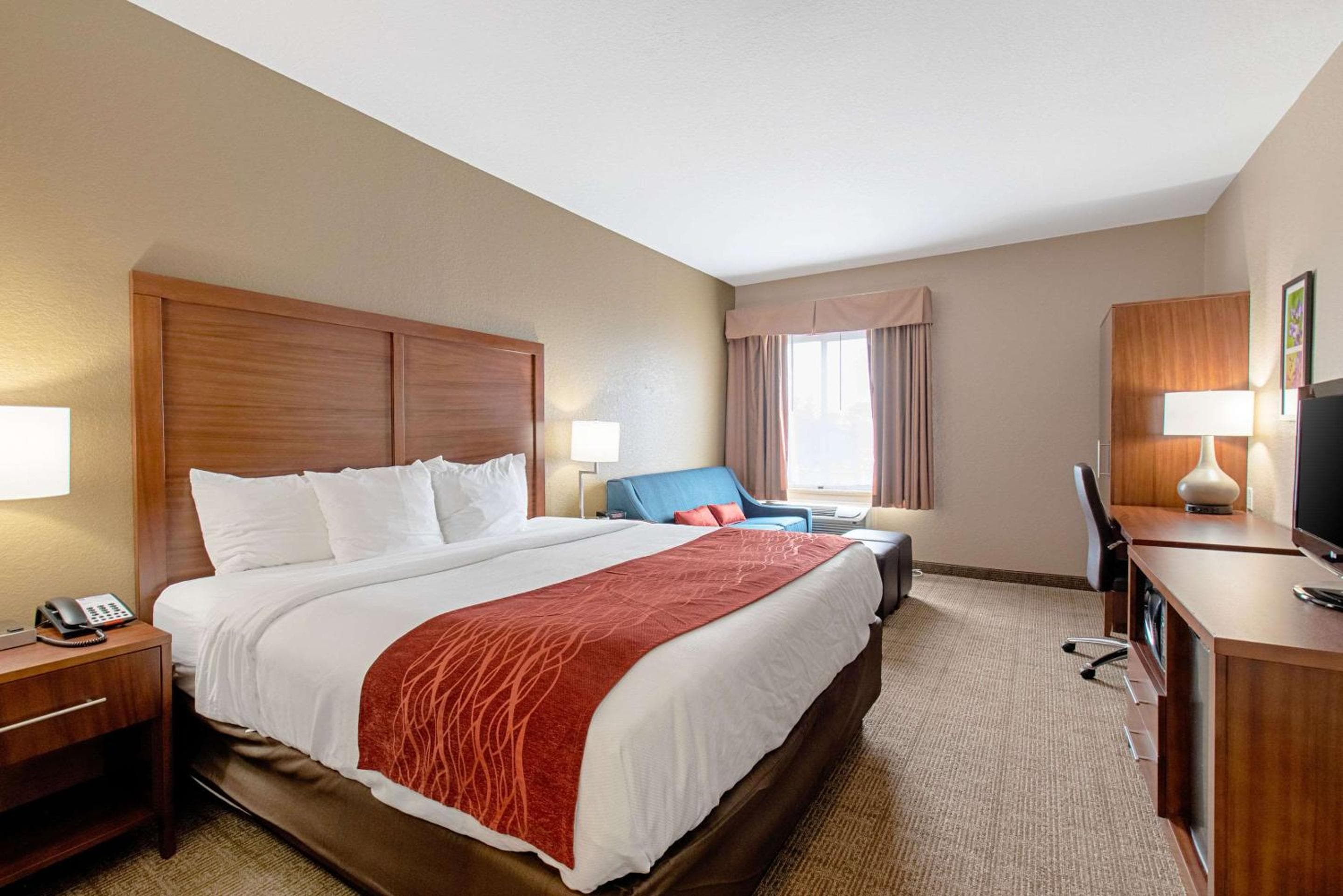 Comfort Inn & Suites and Suites Fredericksburg