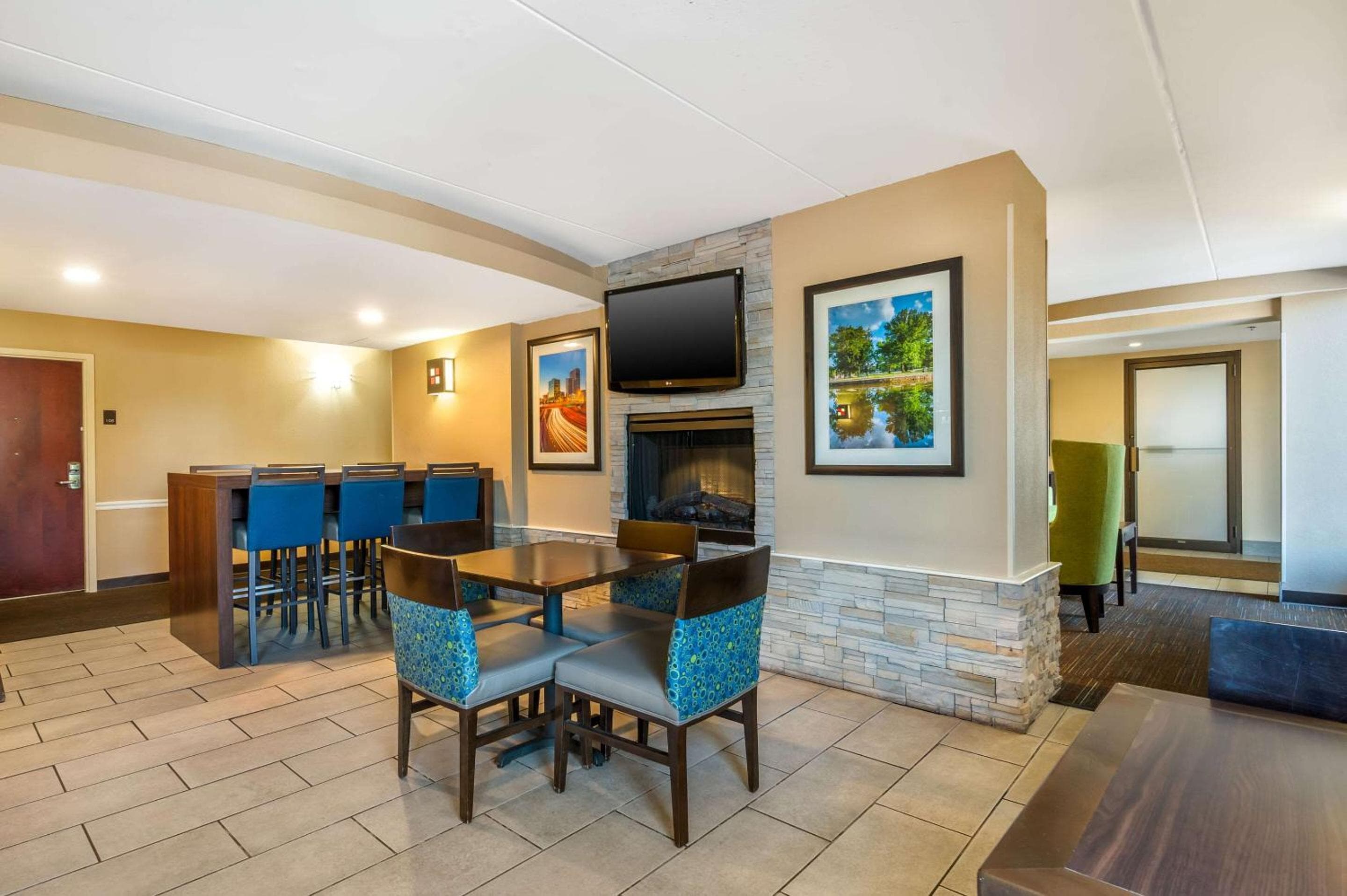 Comfort Inn & Suites East Hartford - Hartford