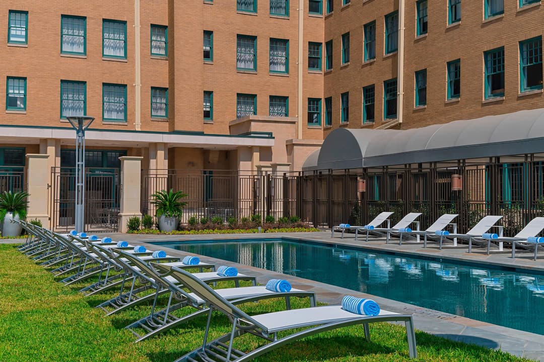 The Stoneleigh, Autograph Collection