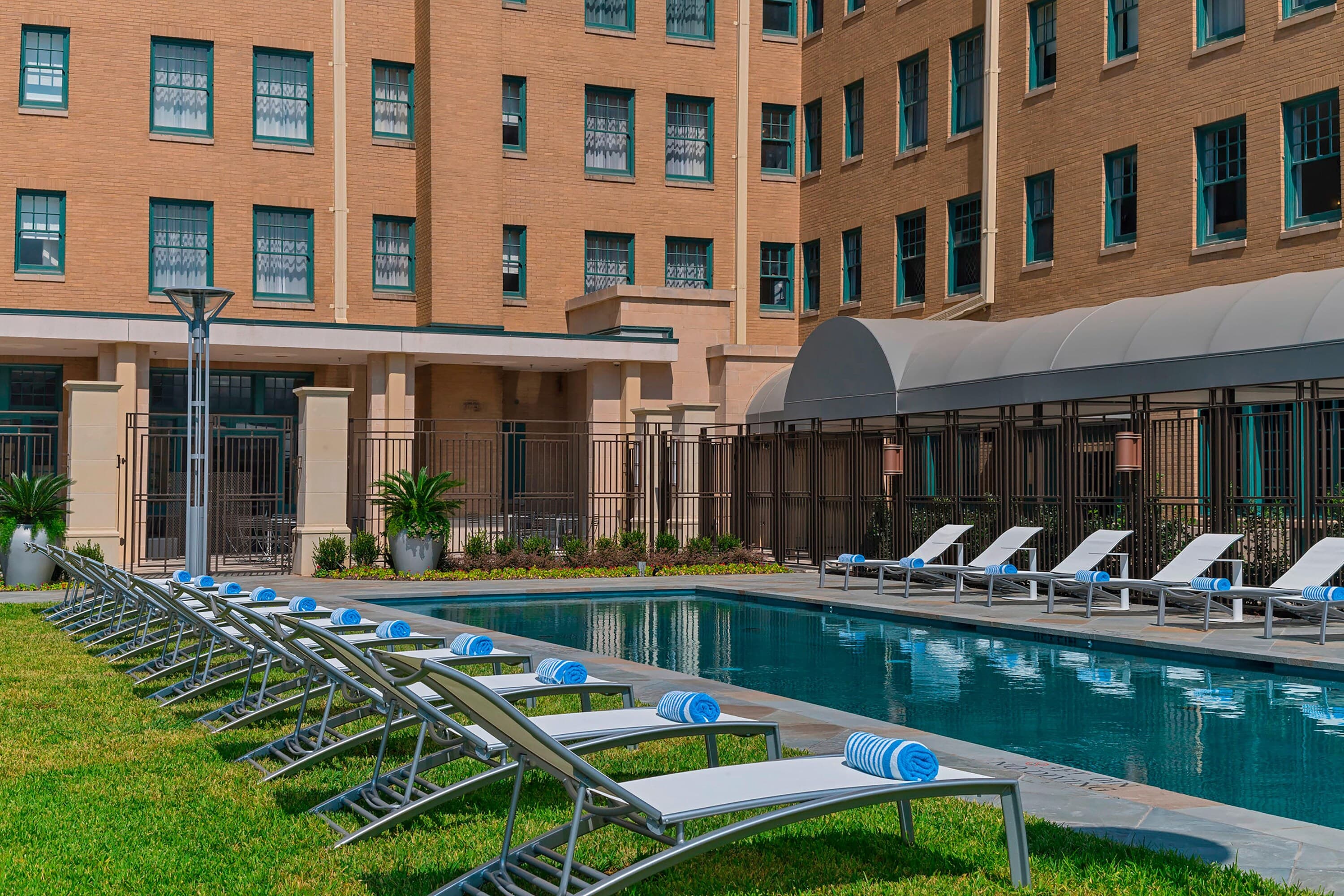 The Stoneleigh, Autograph Collection