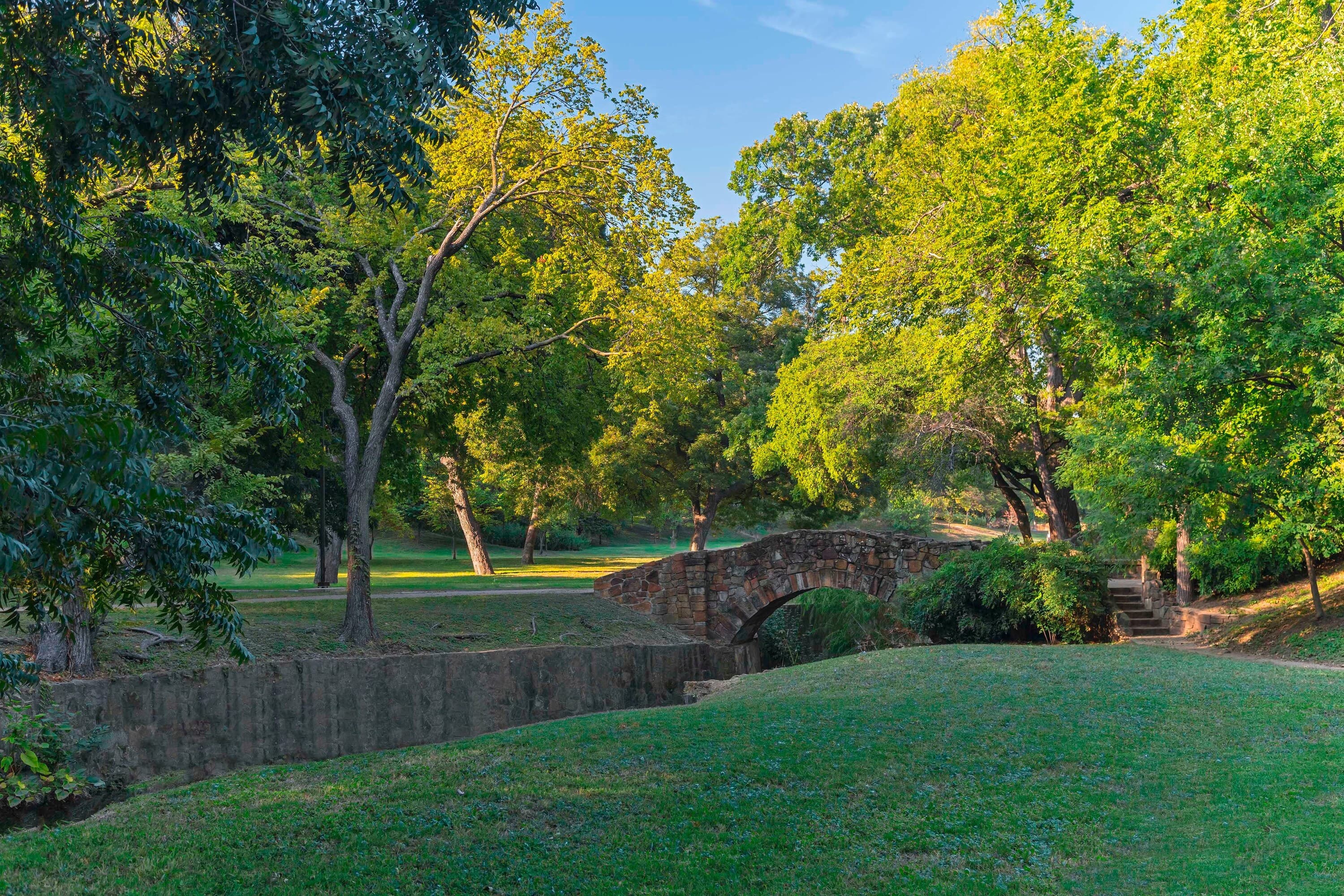 The Stoneleigh, Autograph Collection