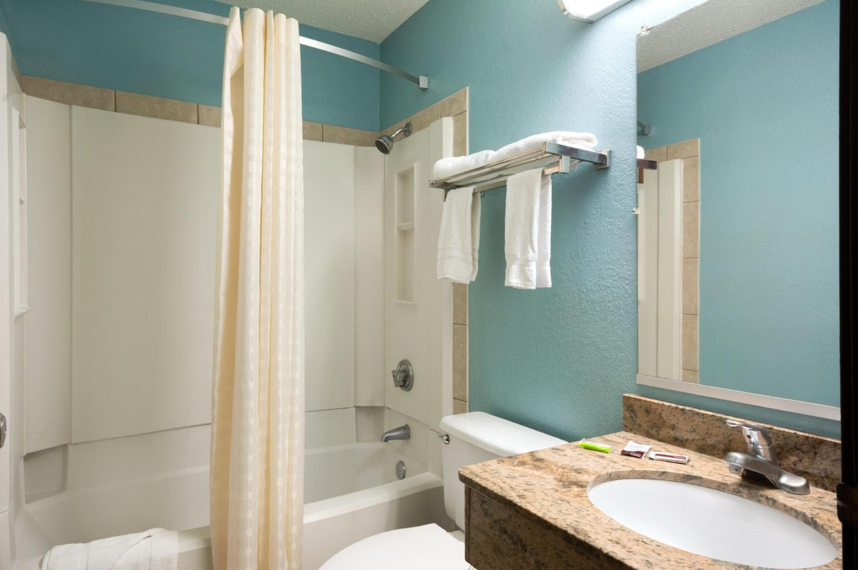 Super 8 by Wyndham Charlotte University