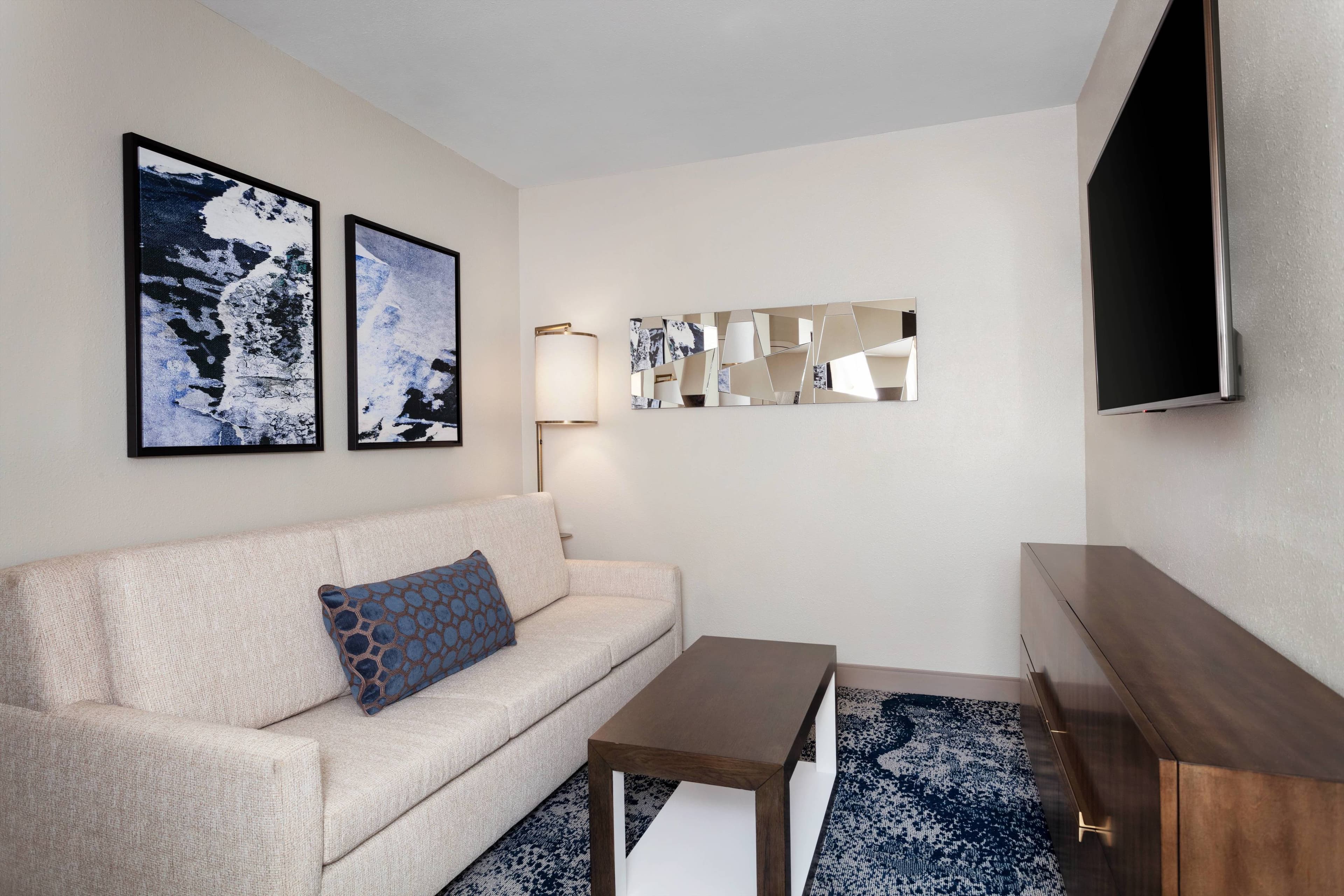 Delta Hotels by Marriott Virginia Beach Waterfront Suites