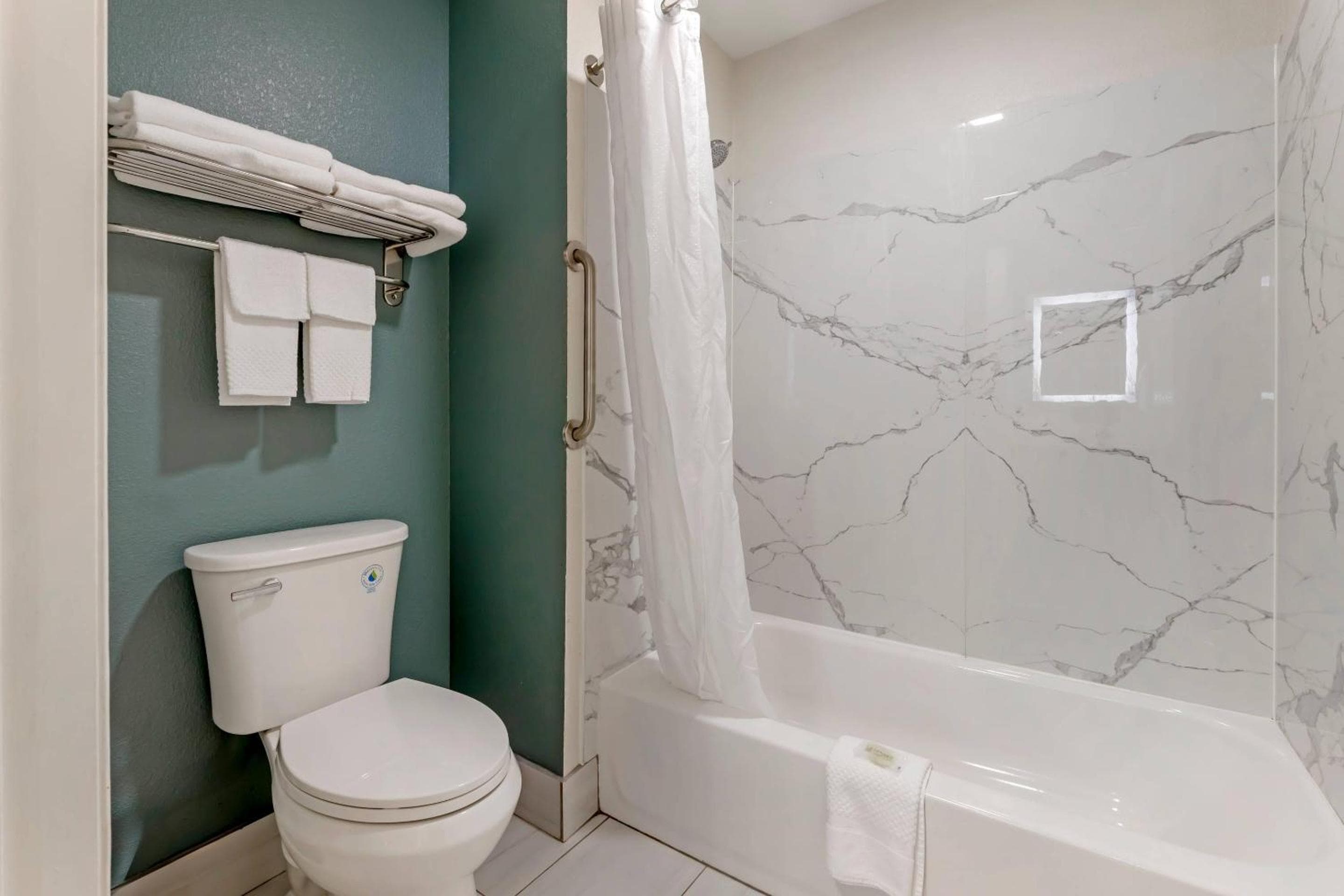 Sleep Inn & Suites Wisconsin Dells - Lake Delton