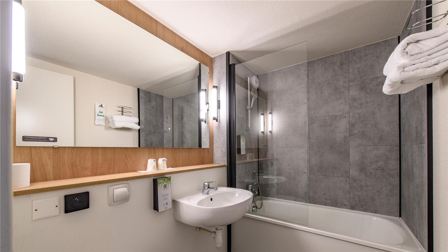 Campanile PRIME - Nîmes Centre