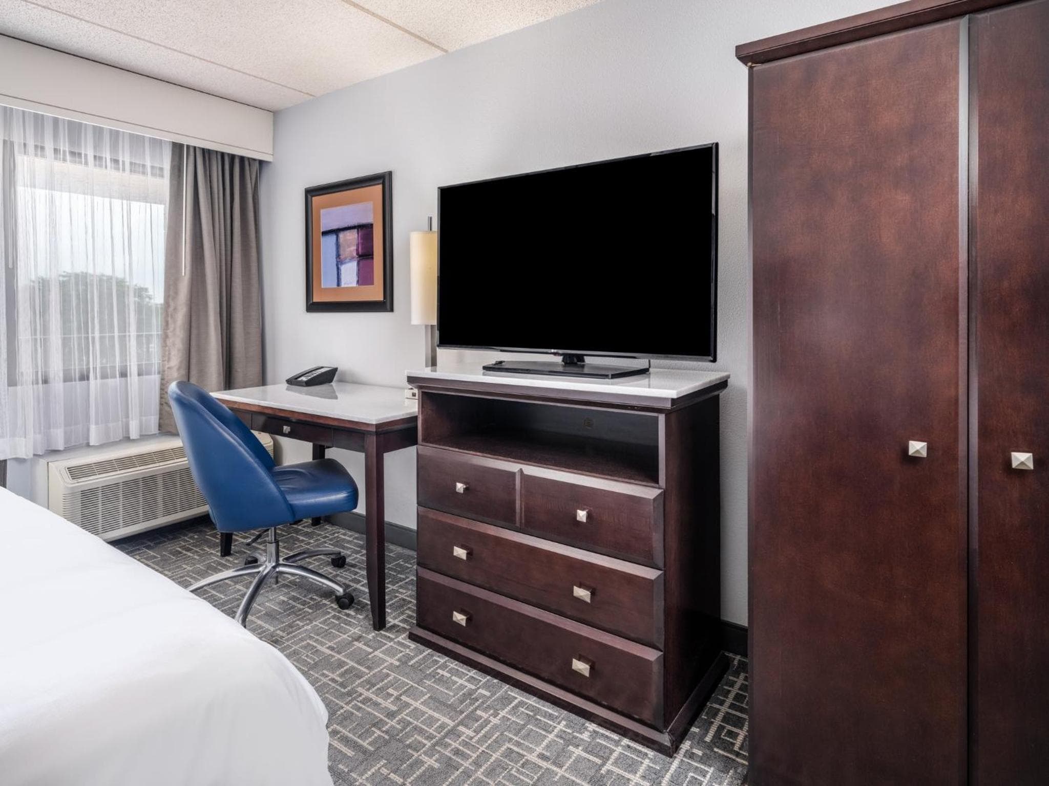 Crowne Plaza Milwaukee Airport by IHG
