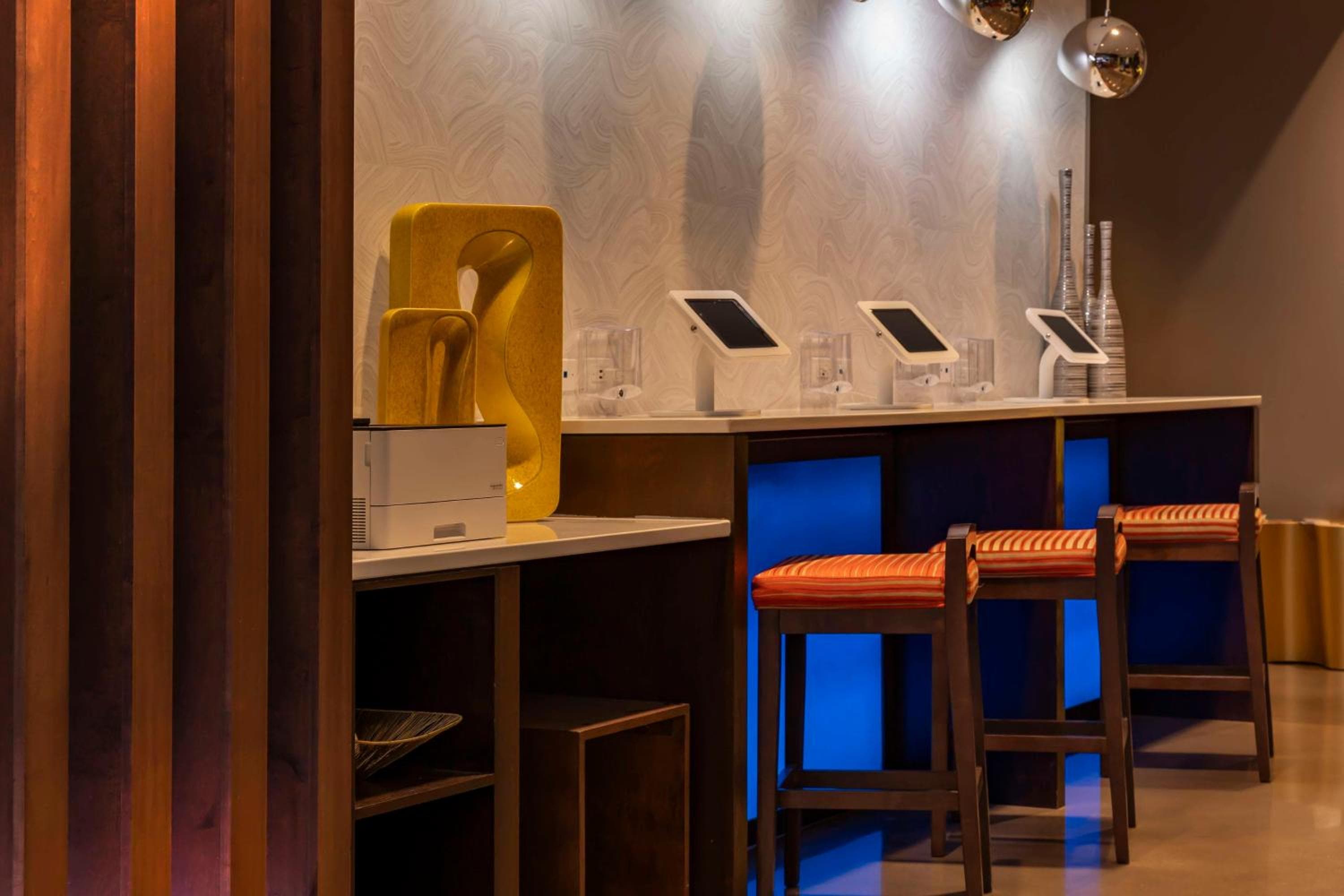 GLo Hotel Asheville-Blue Ridge Parkway