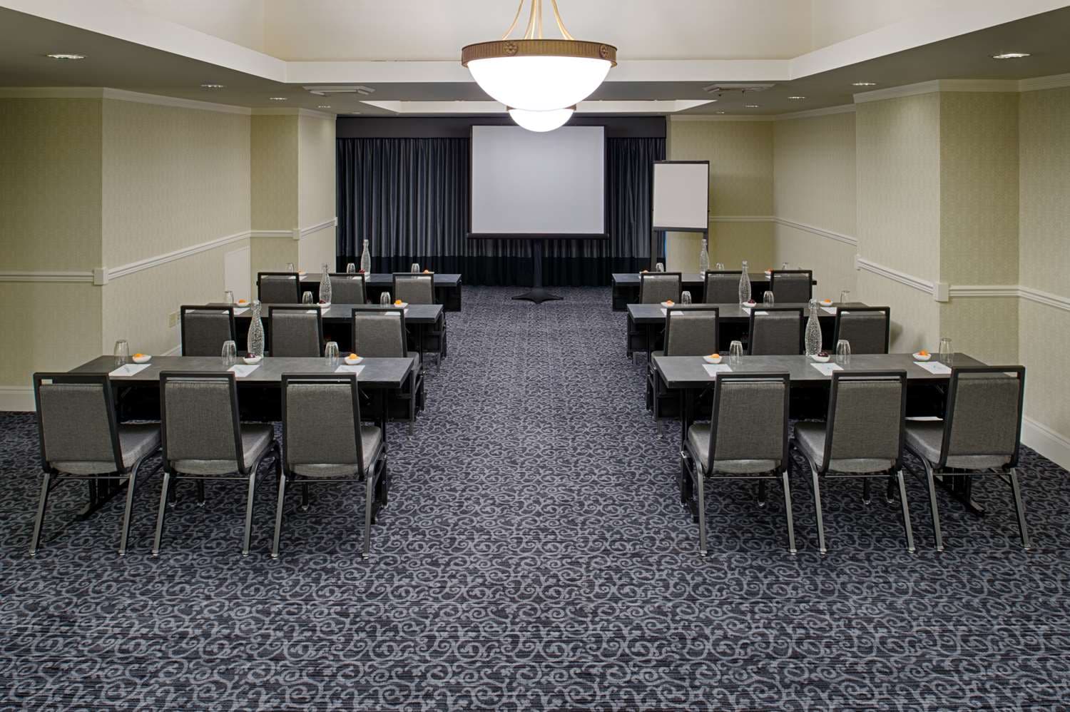 Embassy Suites by Hilton Portland Downtown