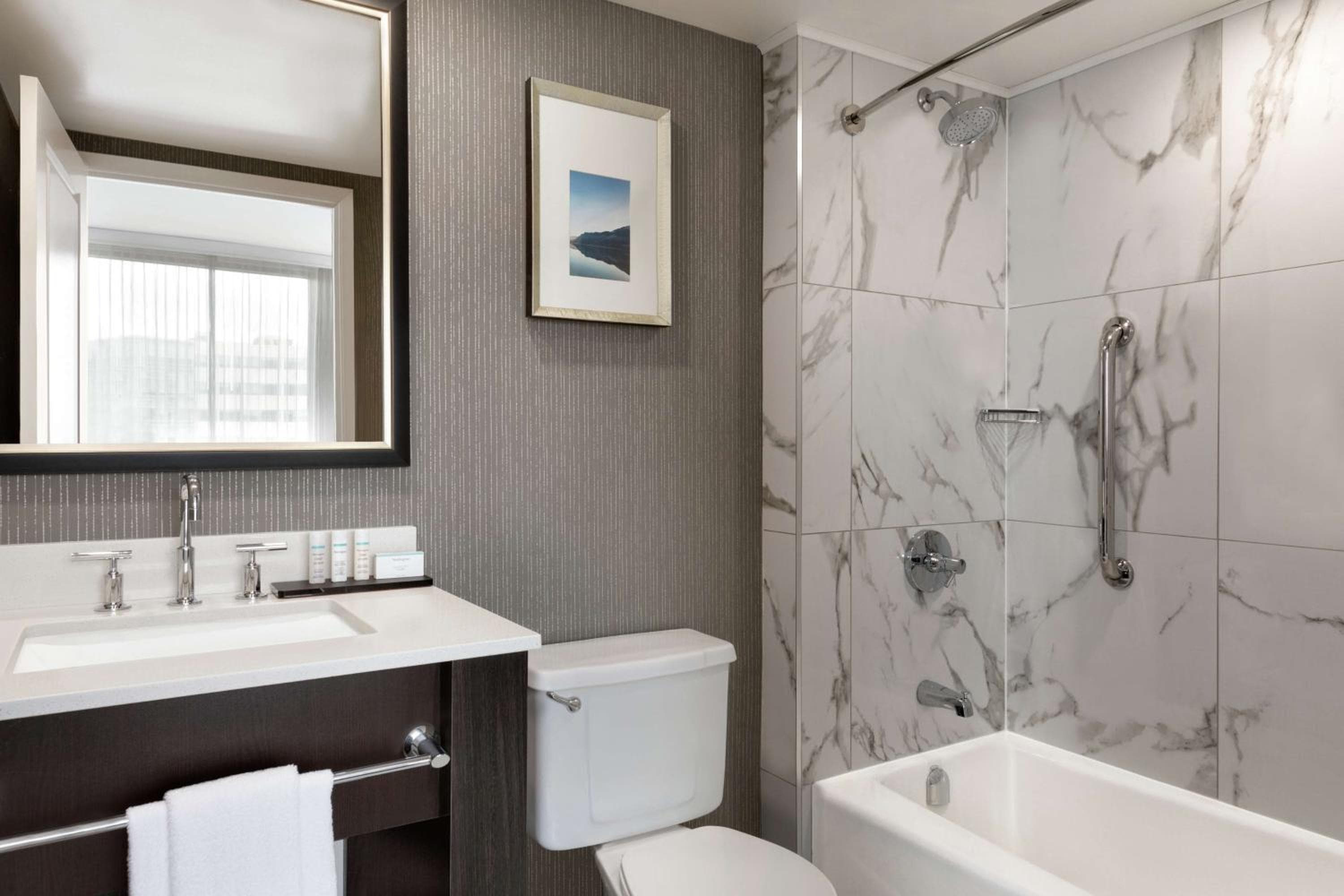 Embassy Suites by Hilton Montreal Airport