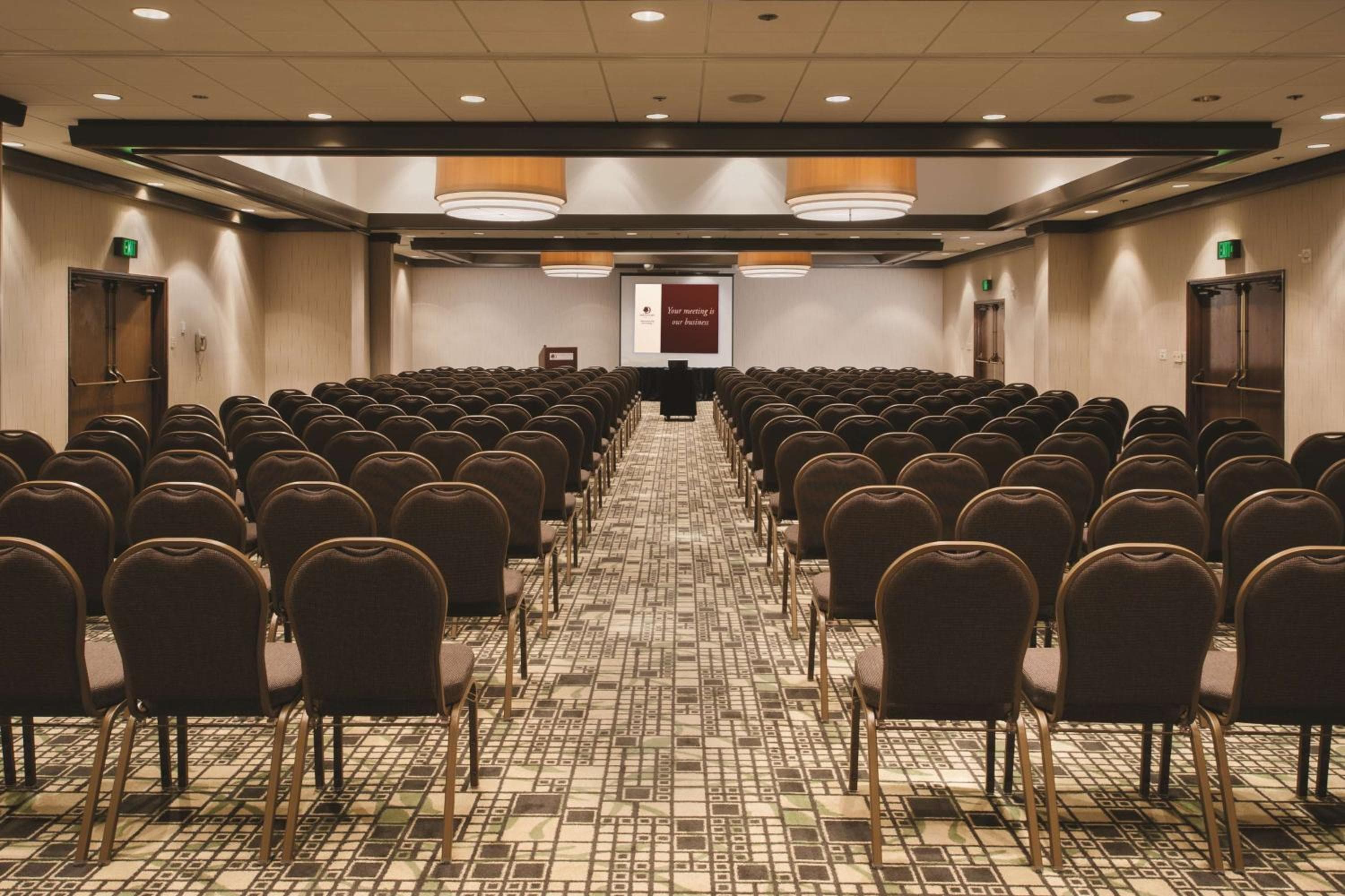 DoubleTree by Hilton Hotel Omaha Downtown