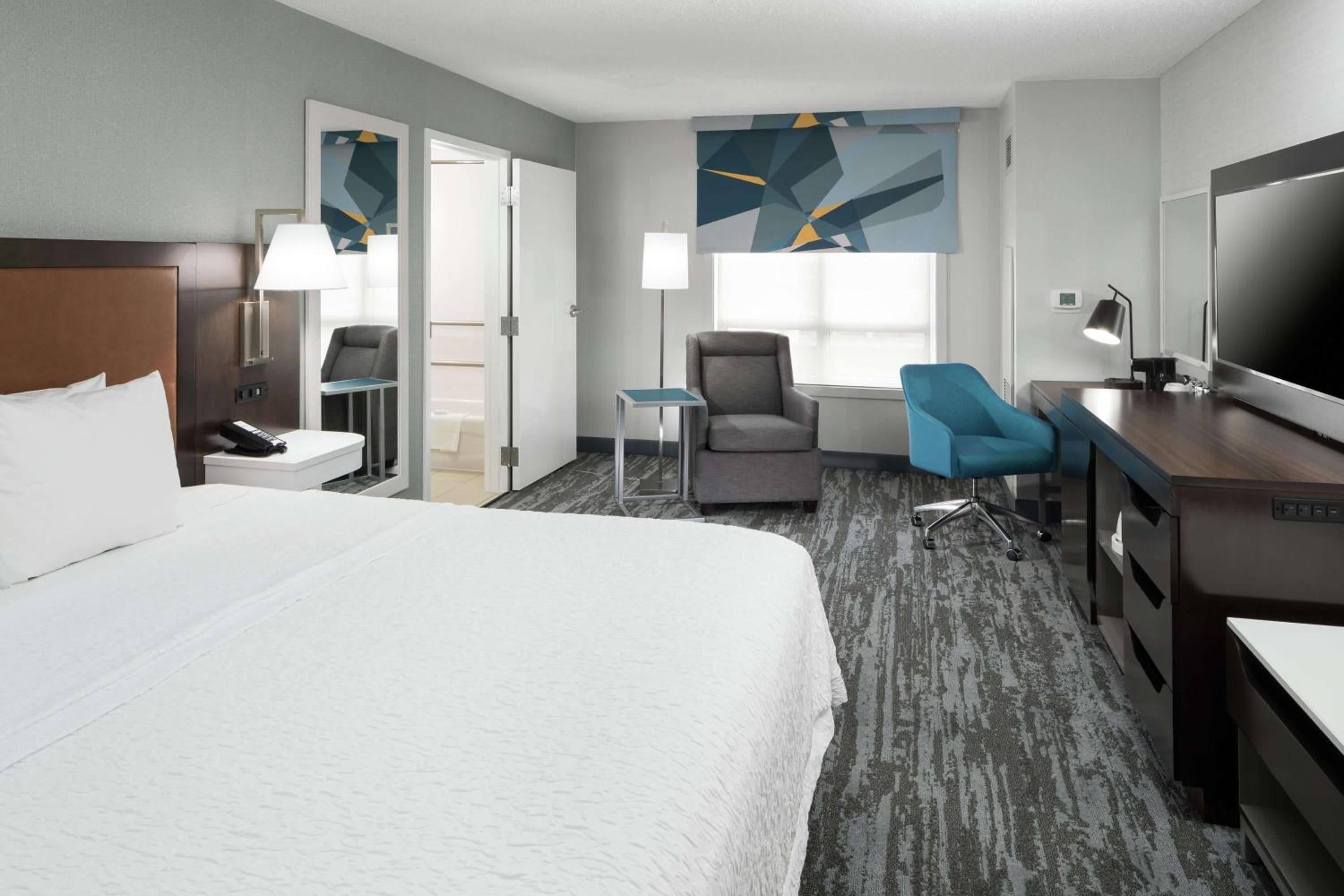 Hampton Inn & Suites Memphis at Beale Street