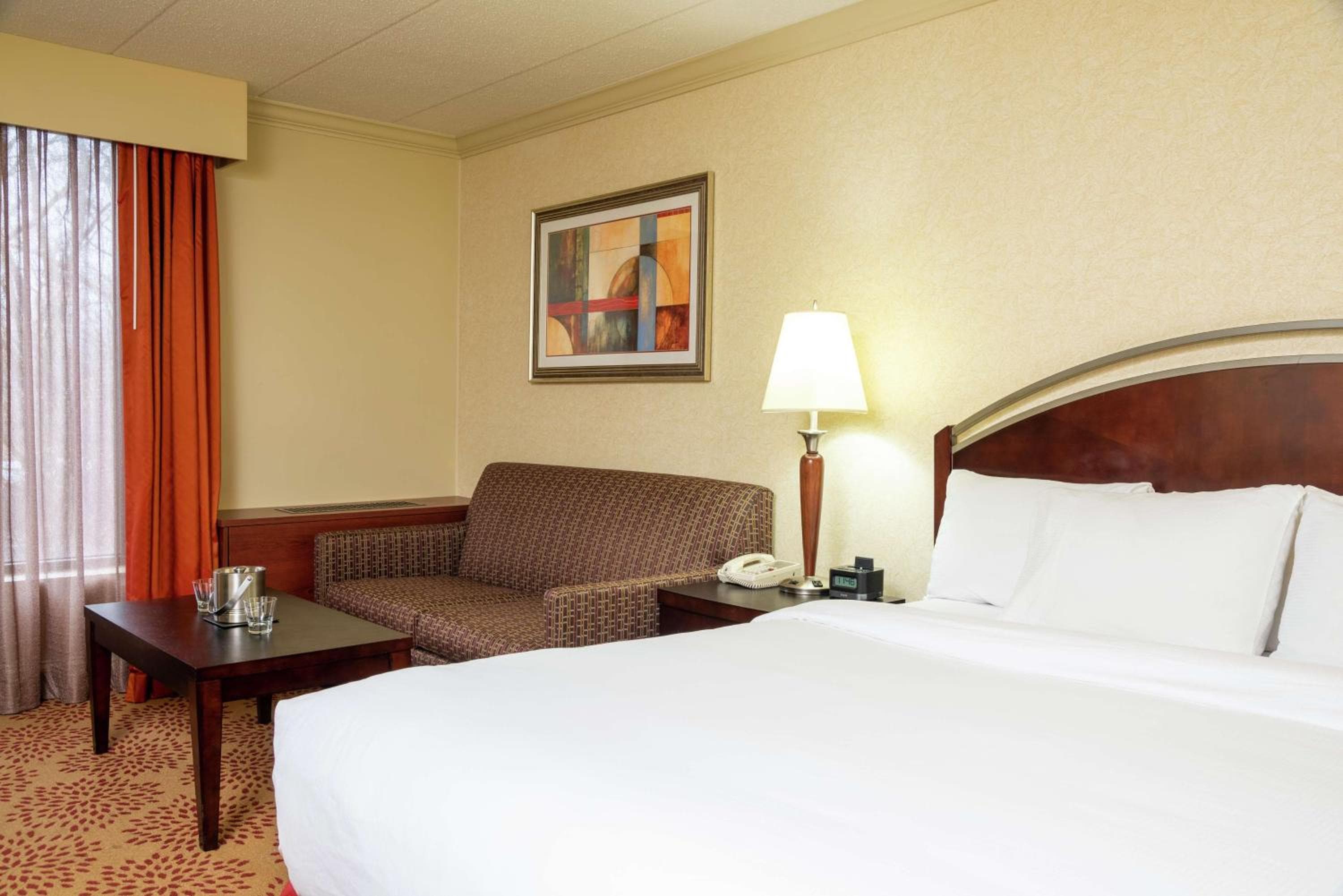 DoubleTree by Hilton Hotel Grand Rapids Airport