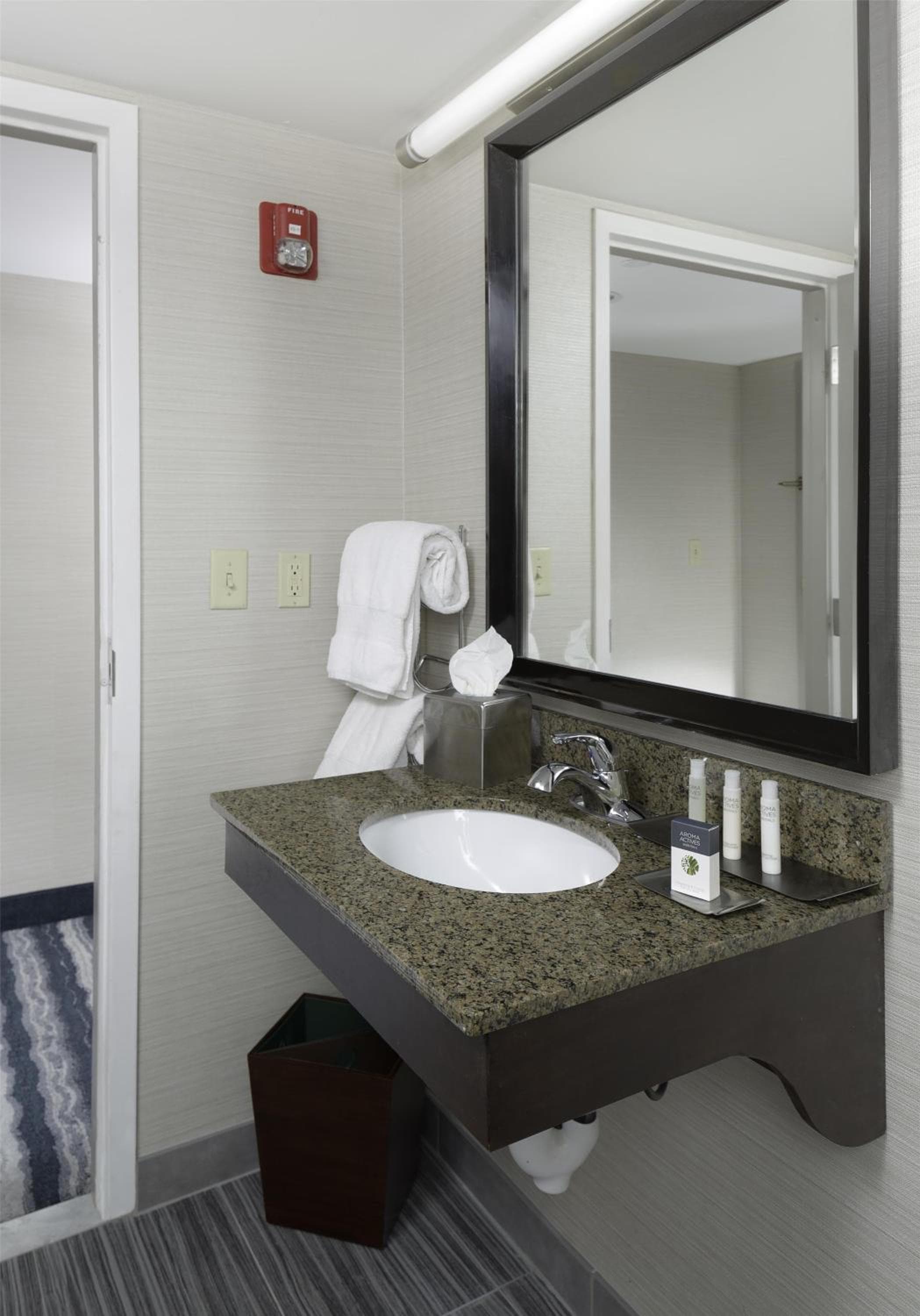 DoubleTree by Hilton Downtown Wilmington - Legal District