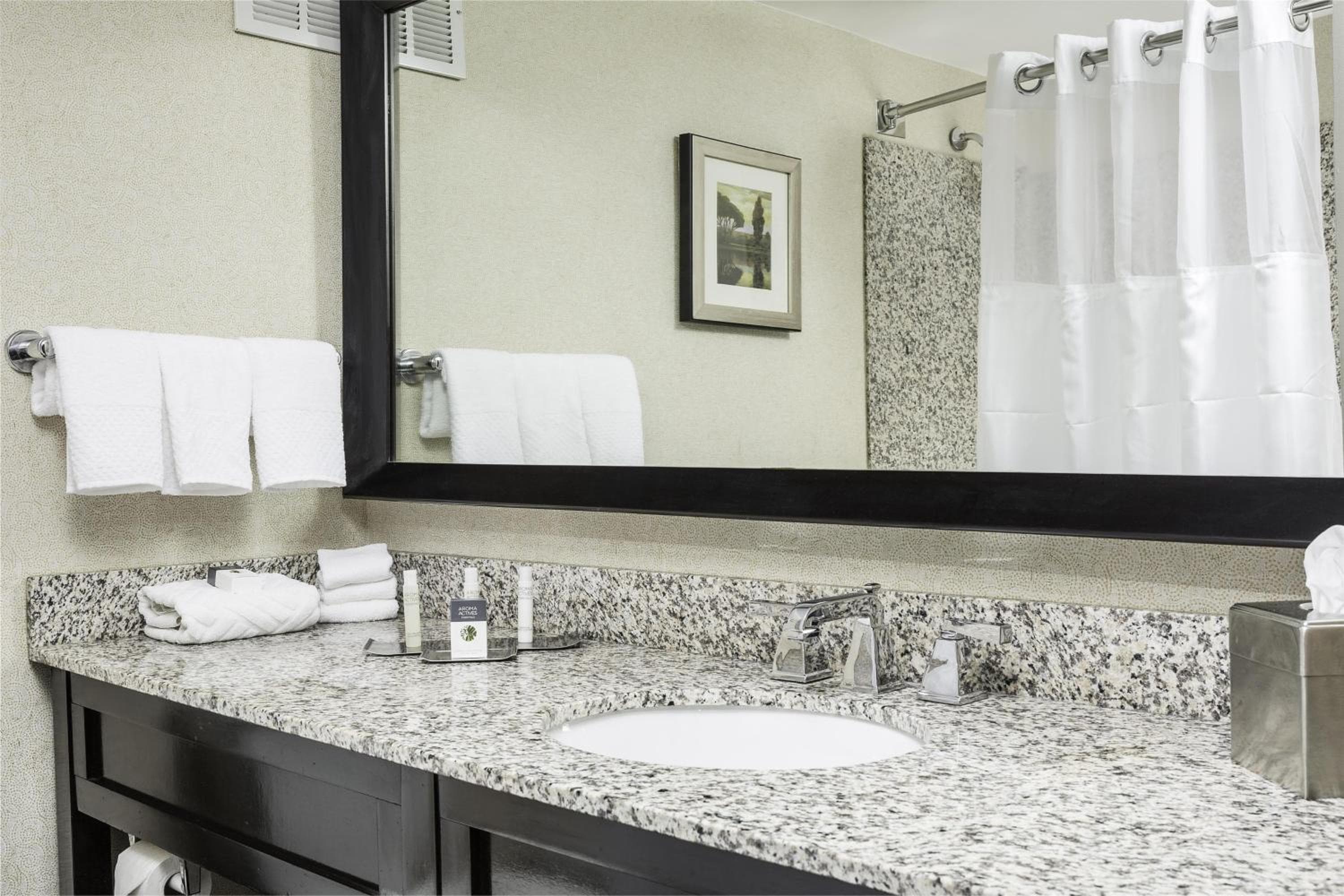 DoubleTree by Hilton Downtown Wilmington - Legal District