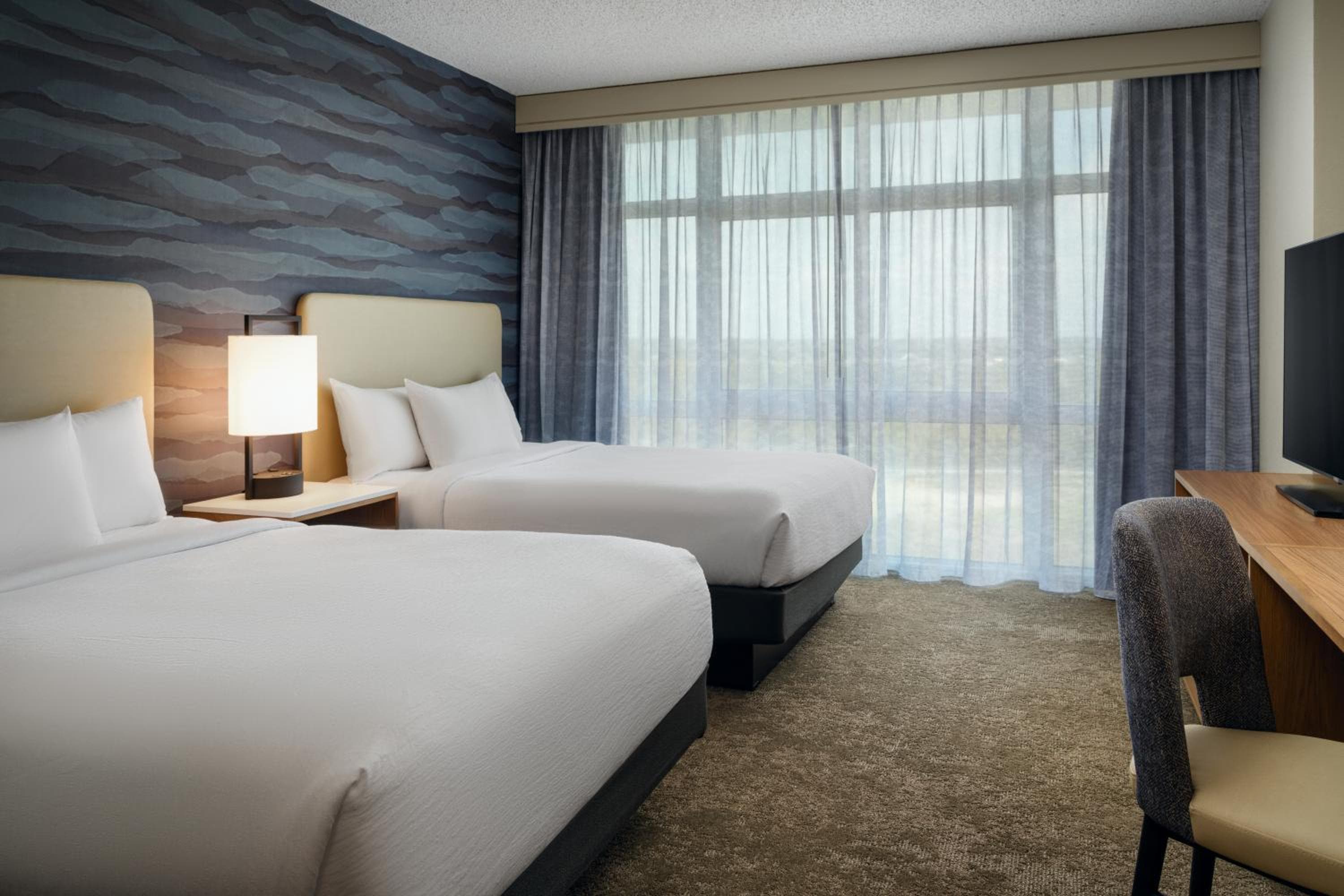 Embassy Suites by Hilton Charleston Airport Hotel & Convention Center