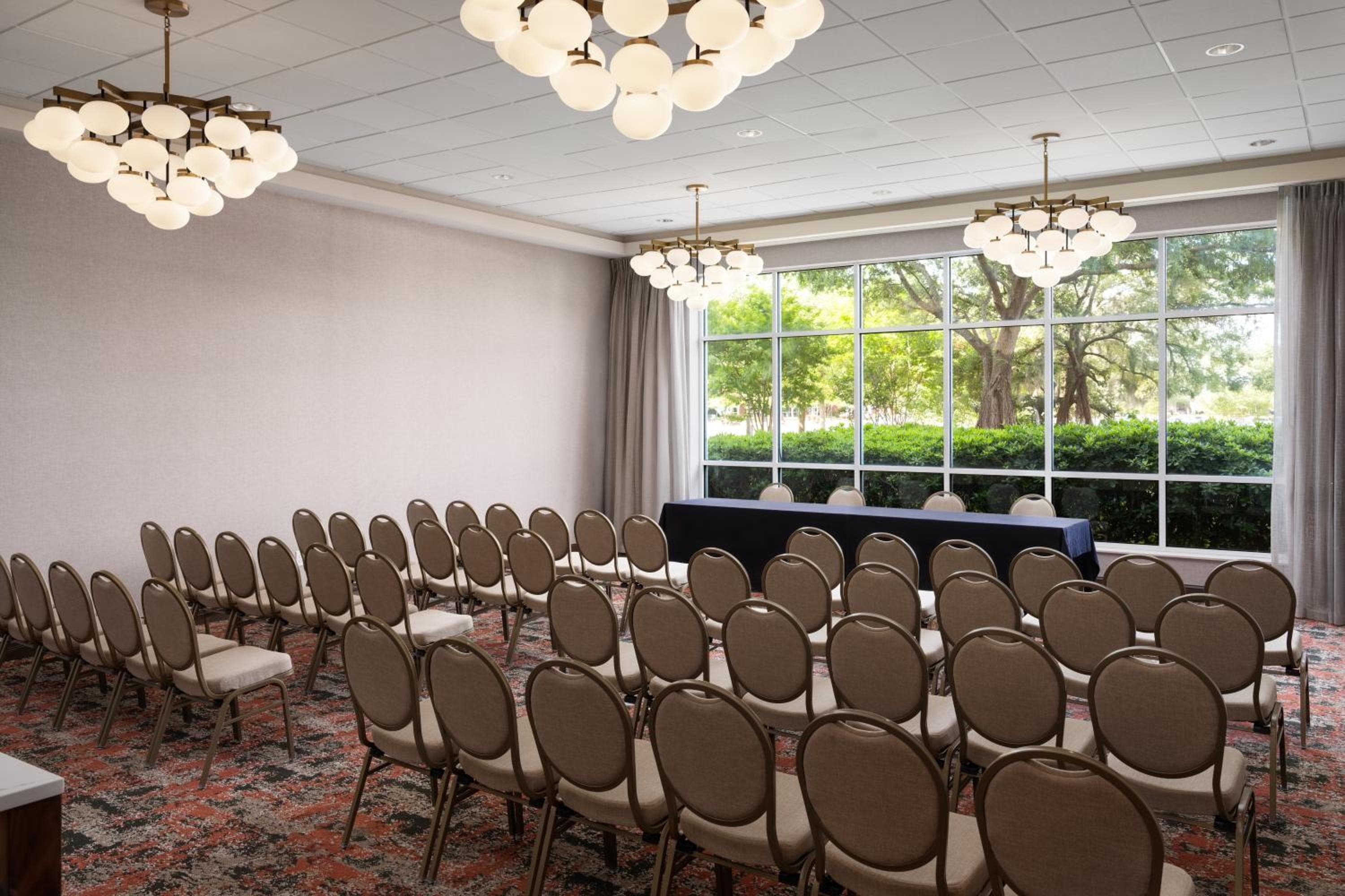 Embassy Suites by Hilton Charleston Airport Hotel & Convention Center
