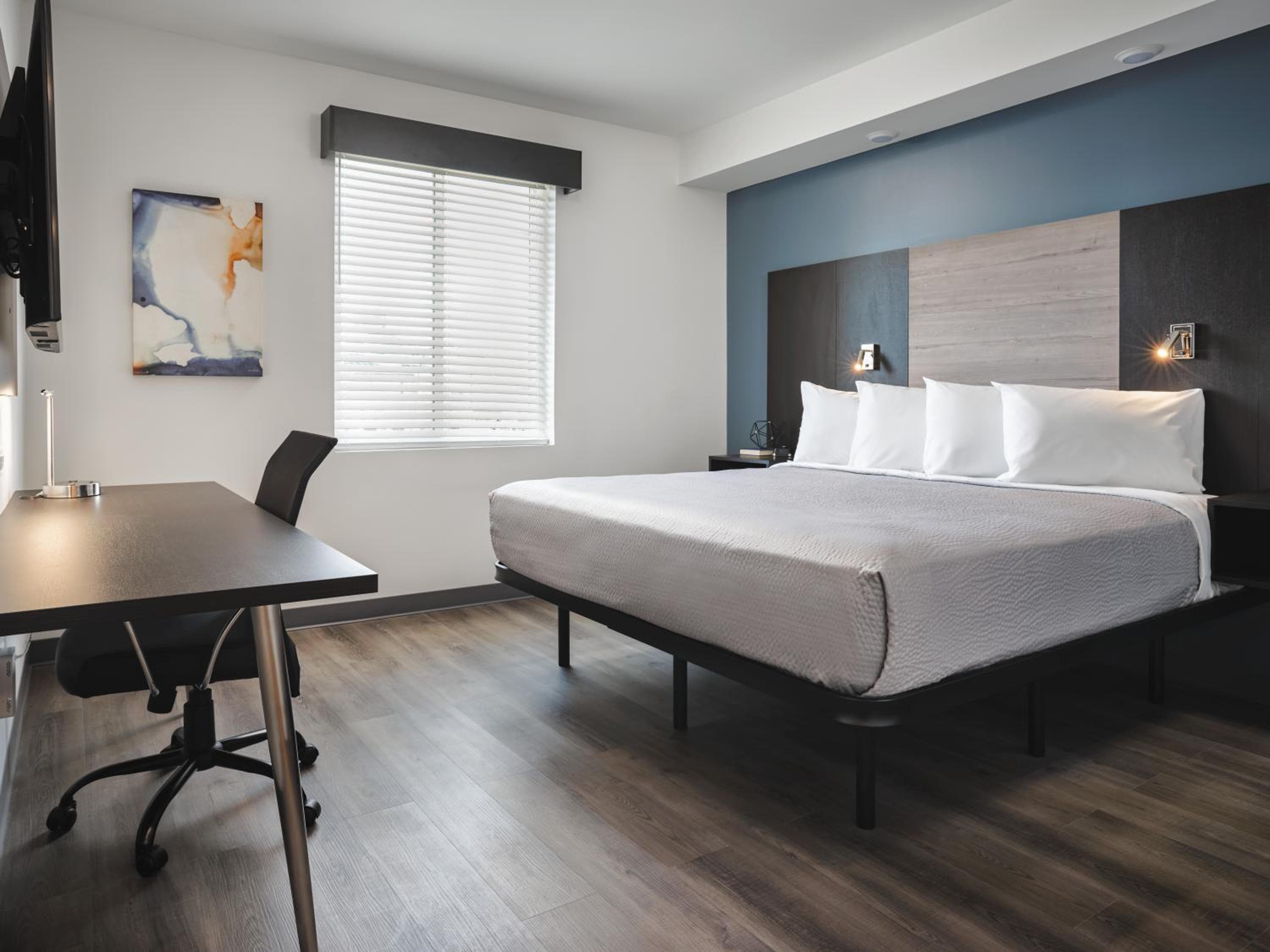 StayAPT Suites North Charleston