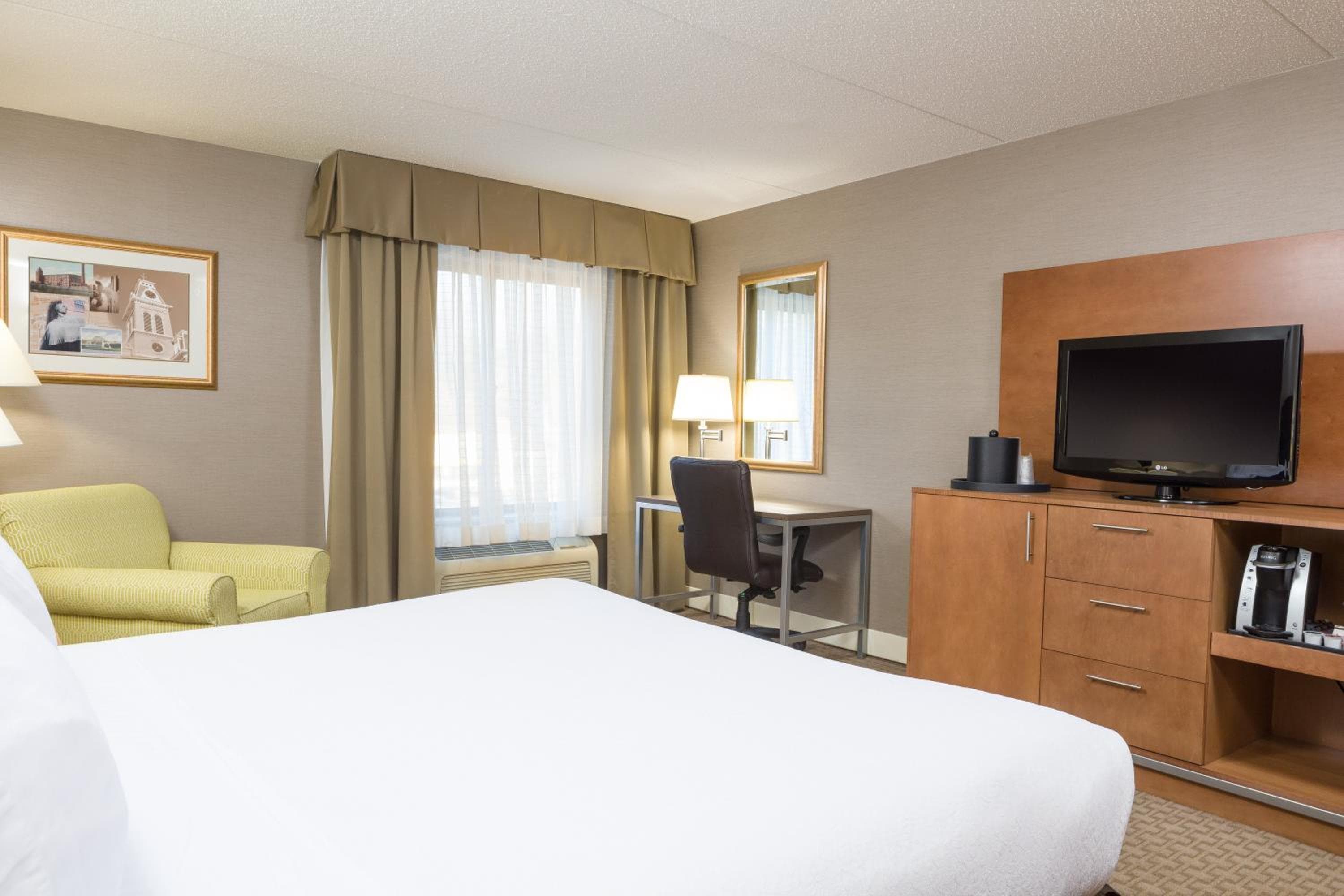 Holiday Inn Manchester Airport by IHG
