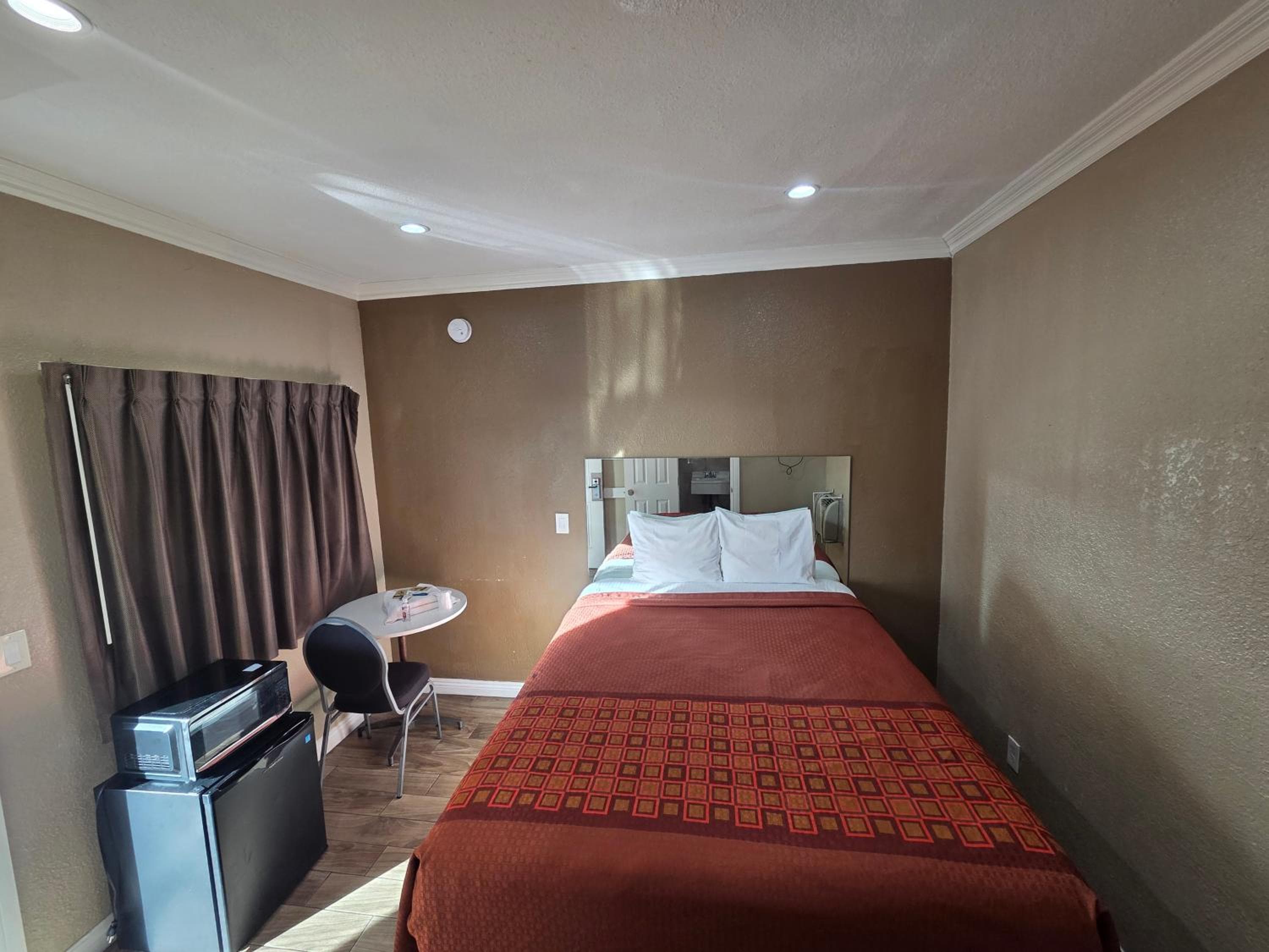 Astro Motel