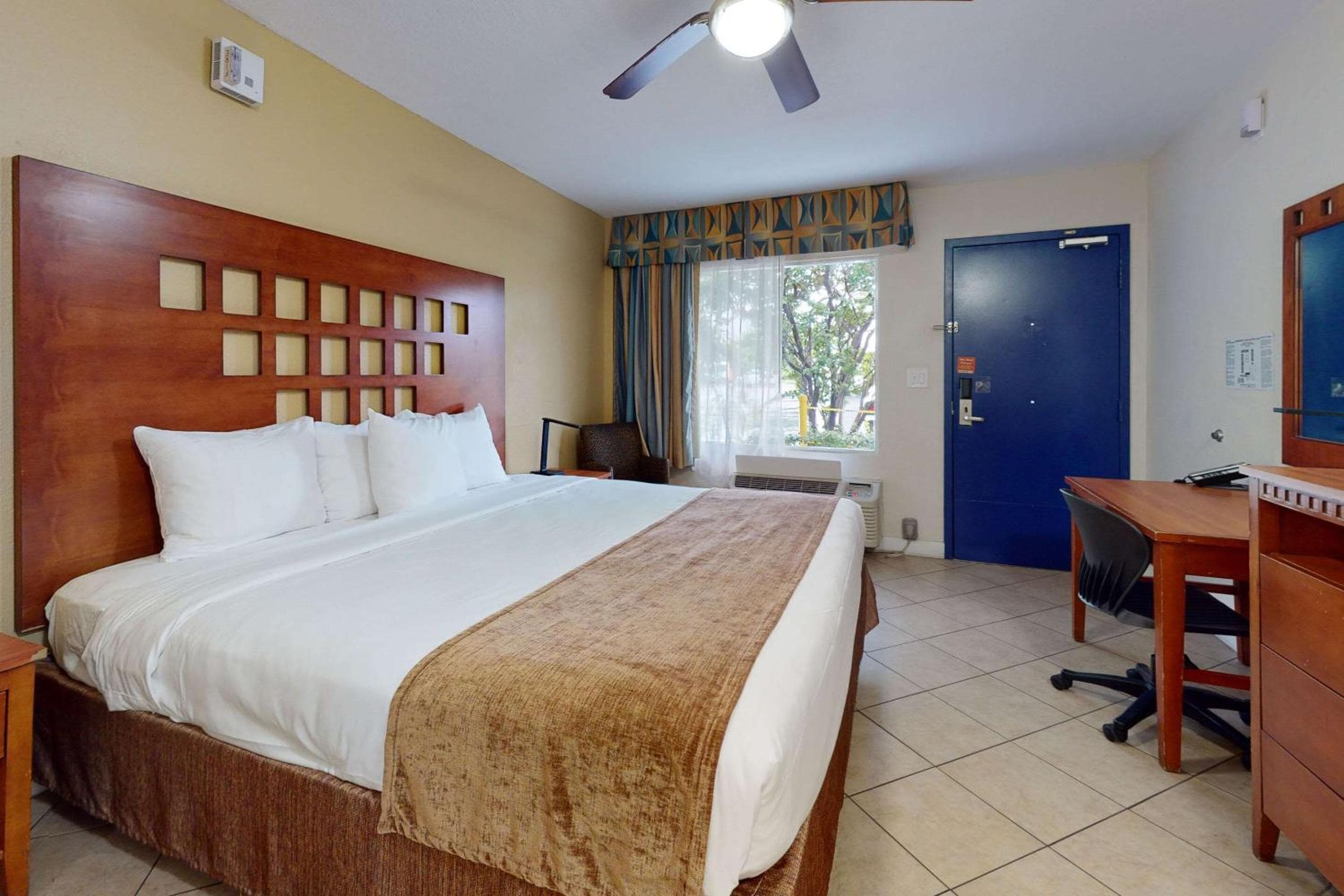 Rodeway Inn & Suites Fort Lauderdale Airport / Cruise Port