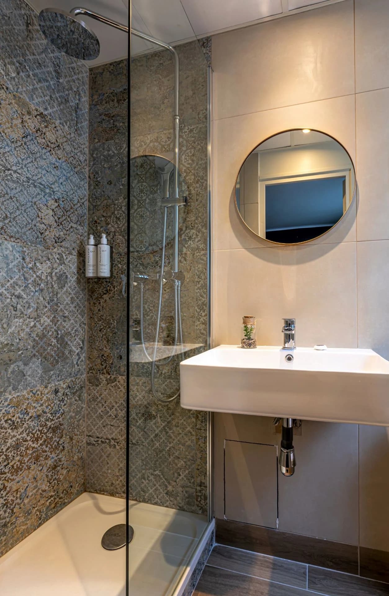 Hôtel Ariane Montparnasse by Patrick Hayat