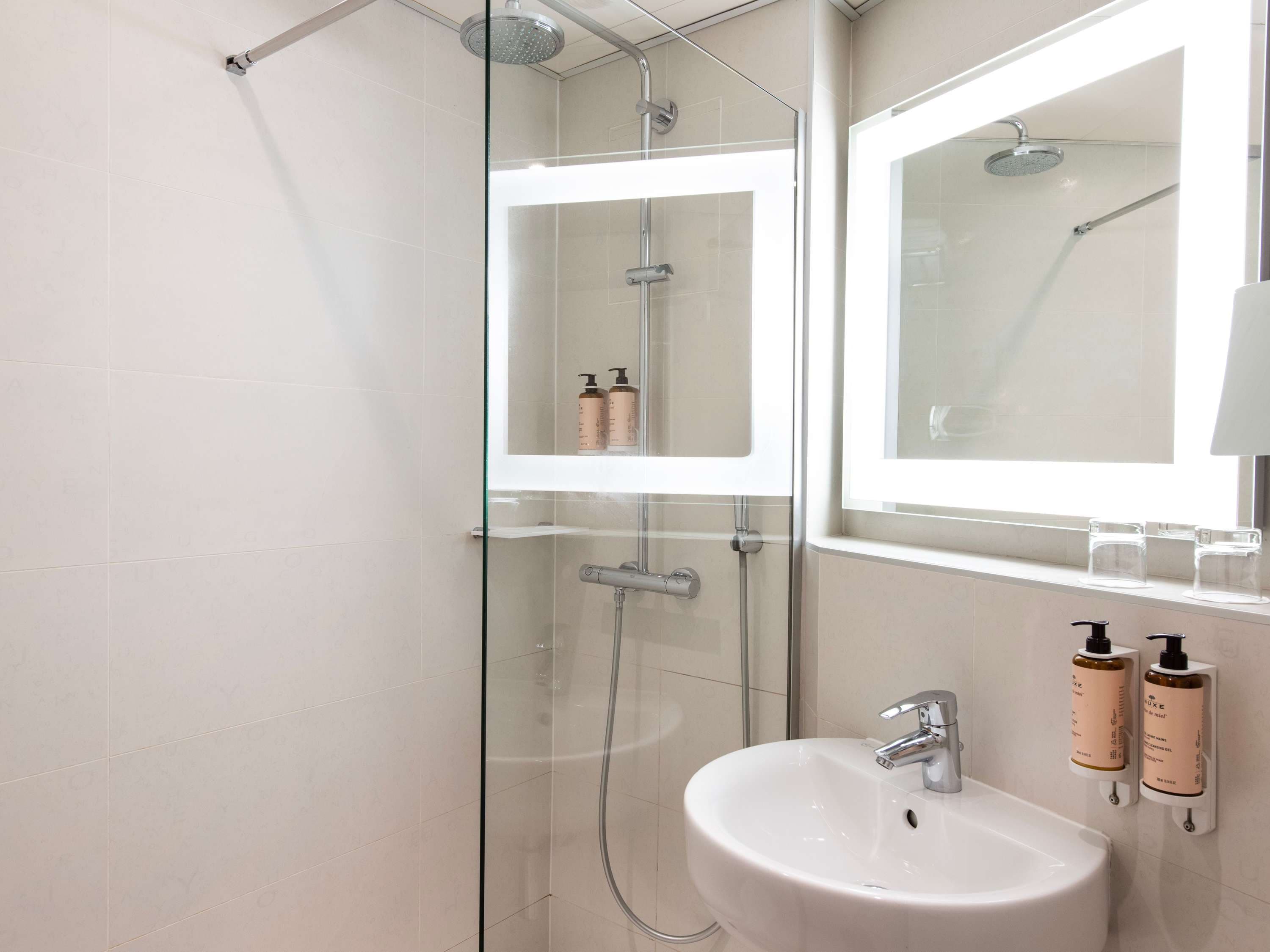 Mercure Paris Montparnasse Raspail Hotel