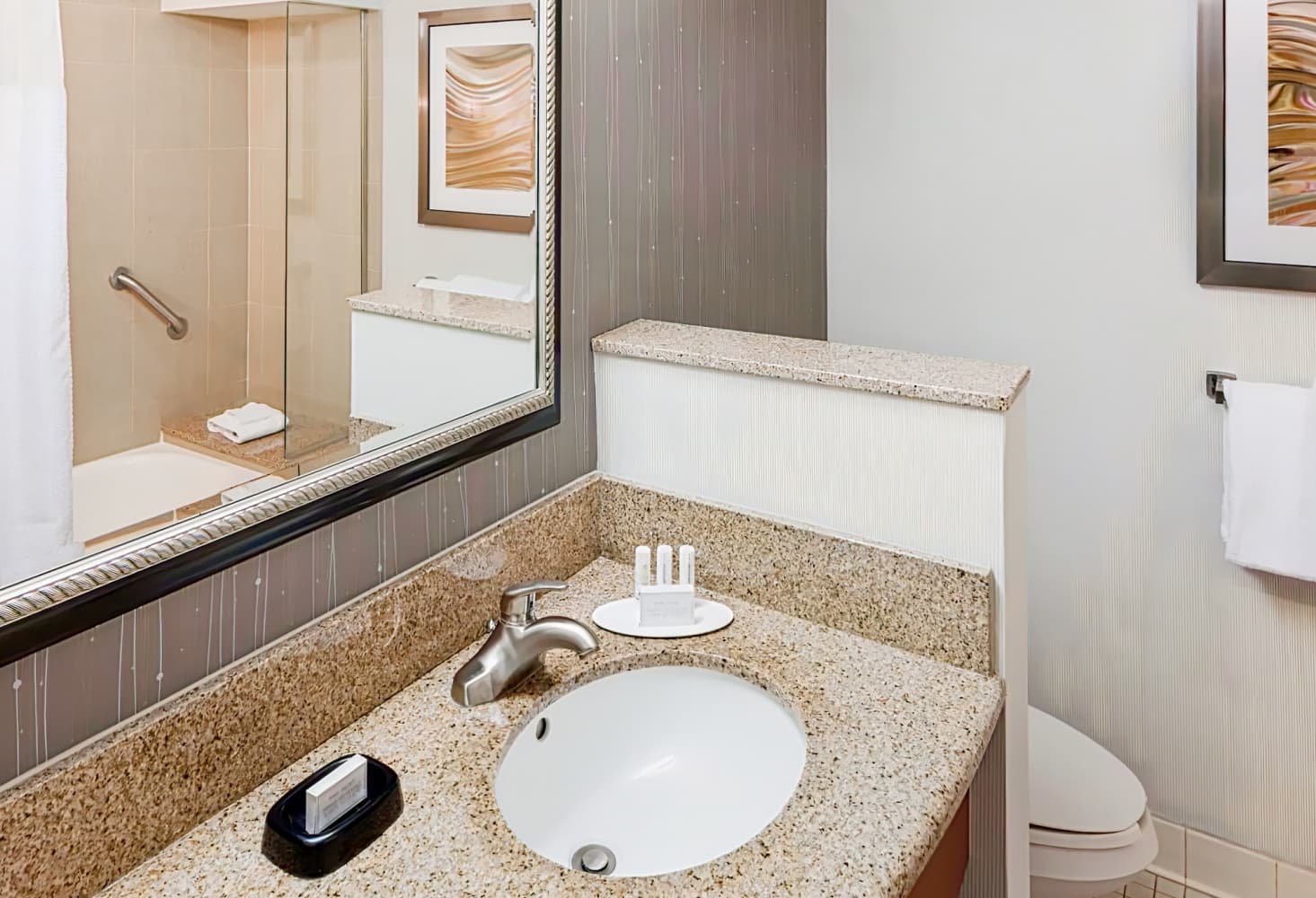 Courtyard by Marriott Miami at Dolphin Mall